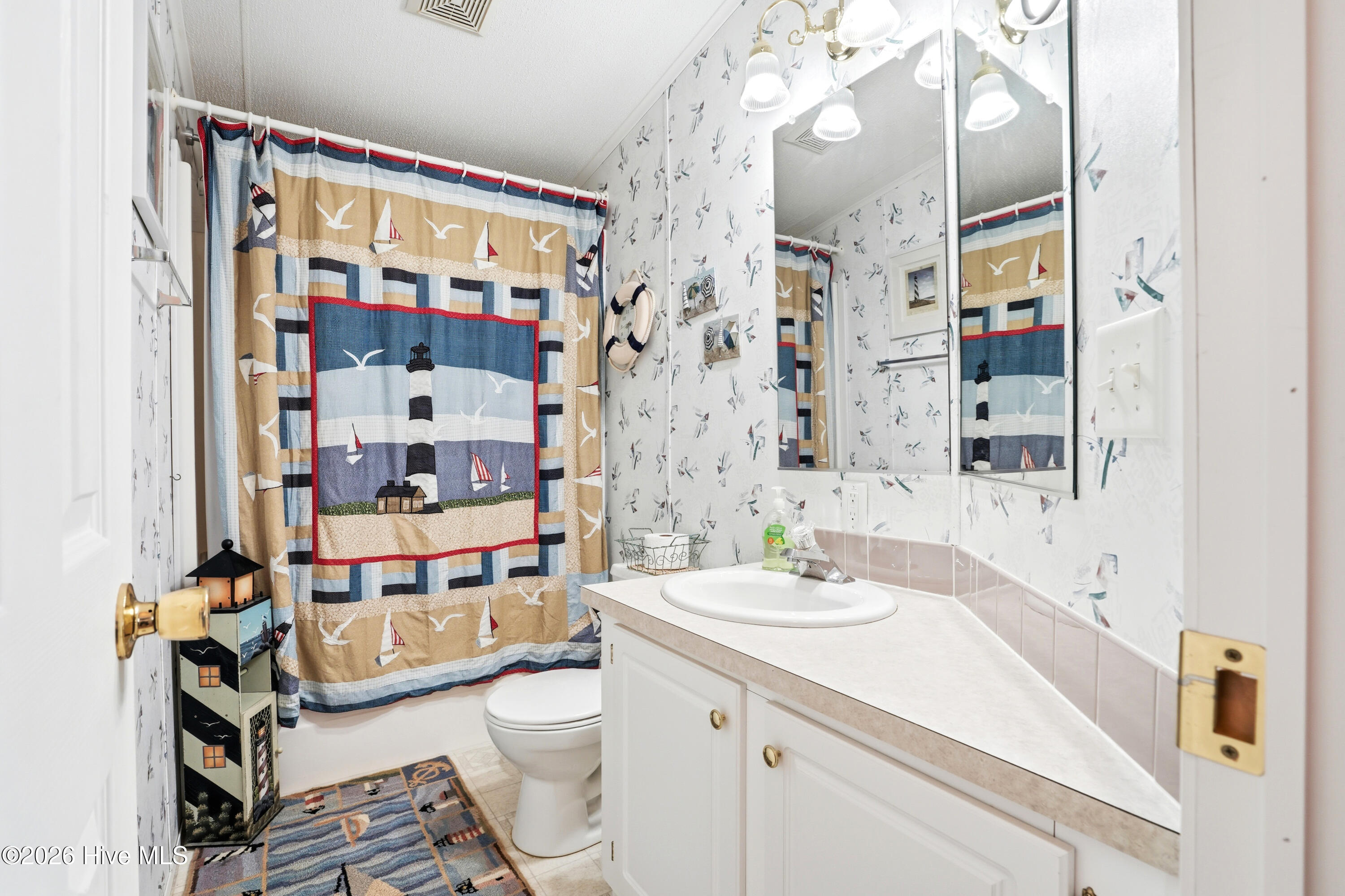 100565641 | Photo 31