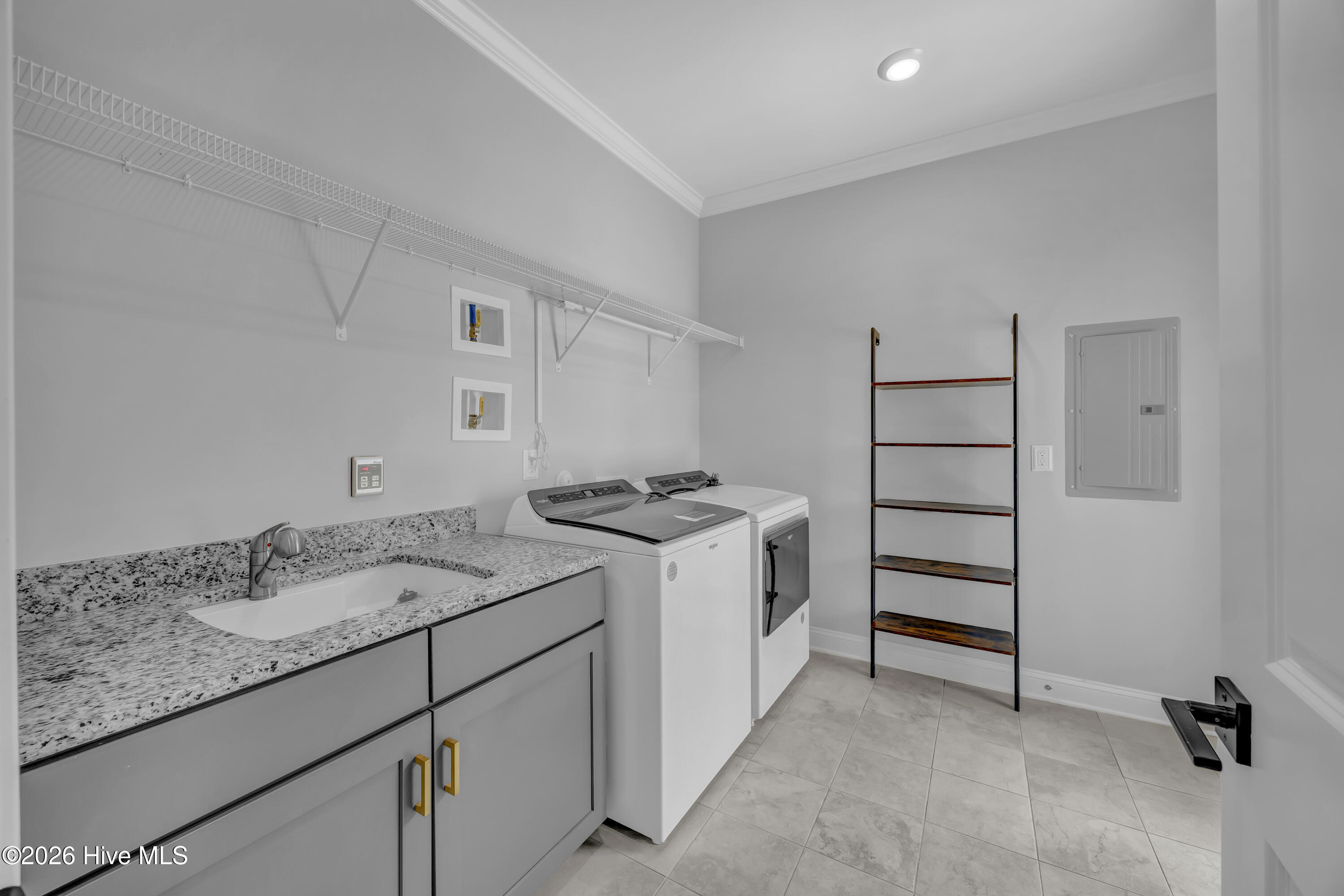 100565697 | Photo 18