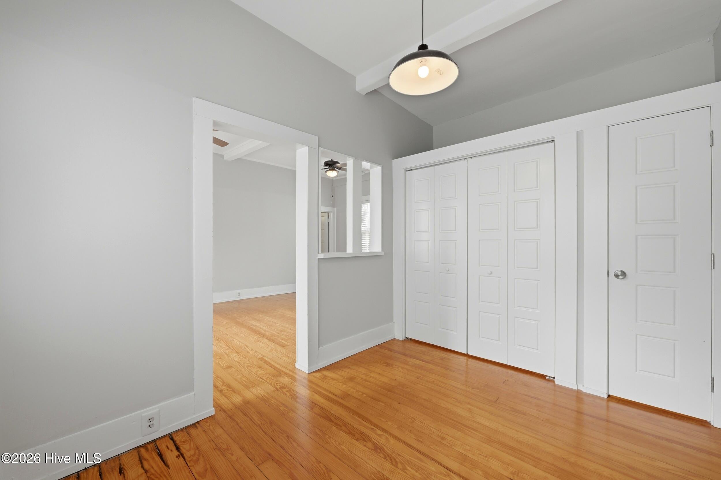 100560571 | Photo 16