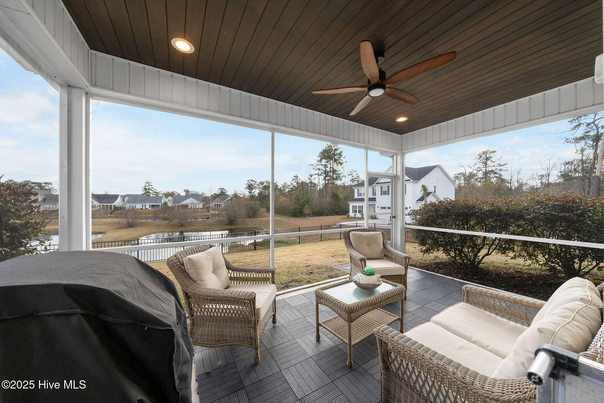 100544124 | Photo 49