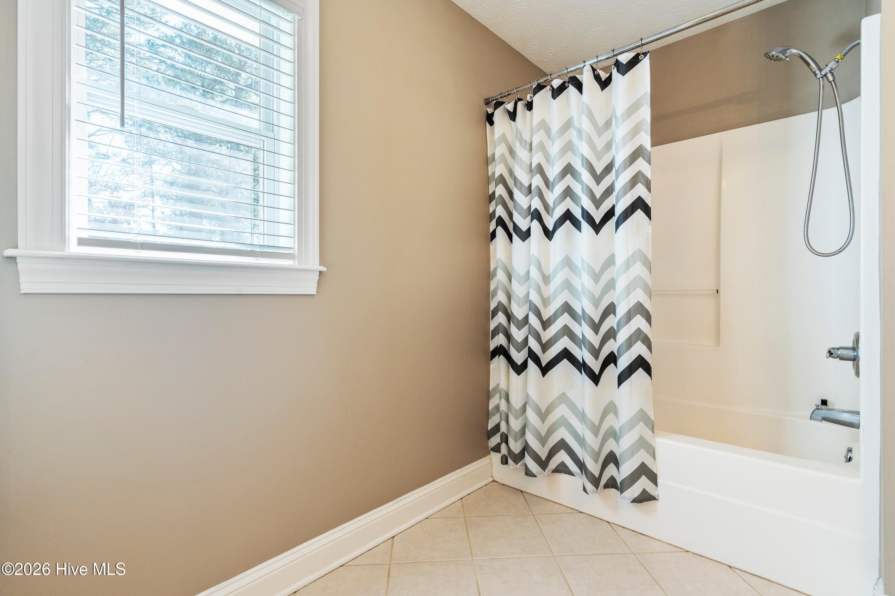 100550661 | Photo 52