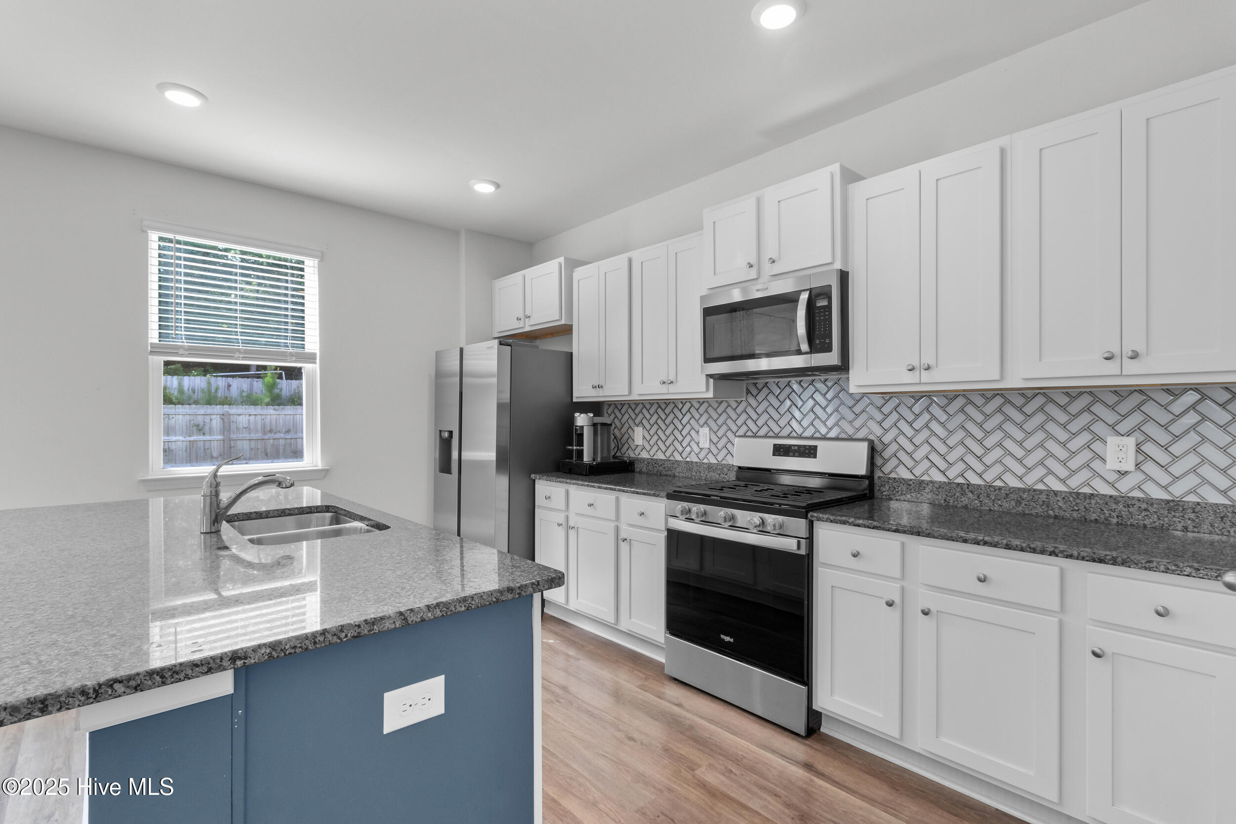 100519955 | Photo 12