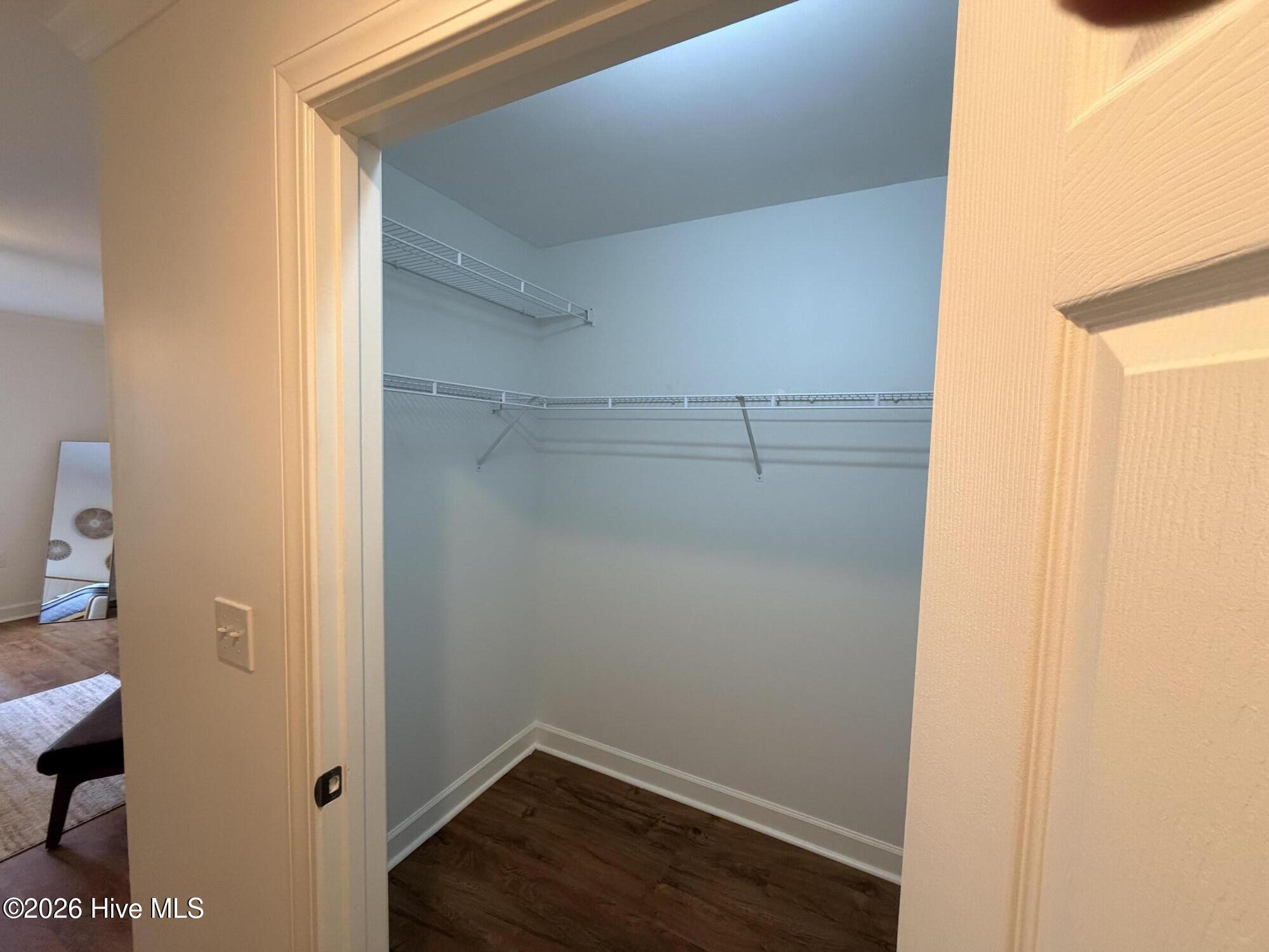 100552697 | Photo 11