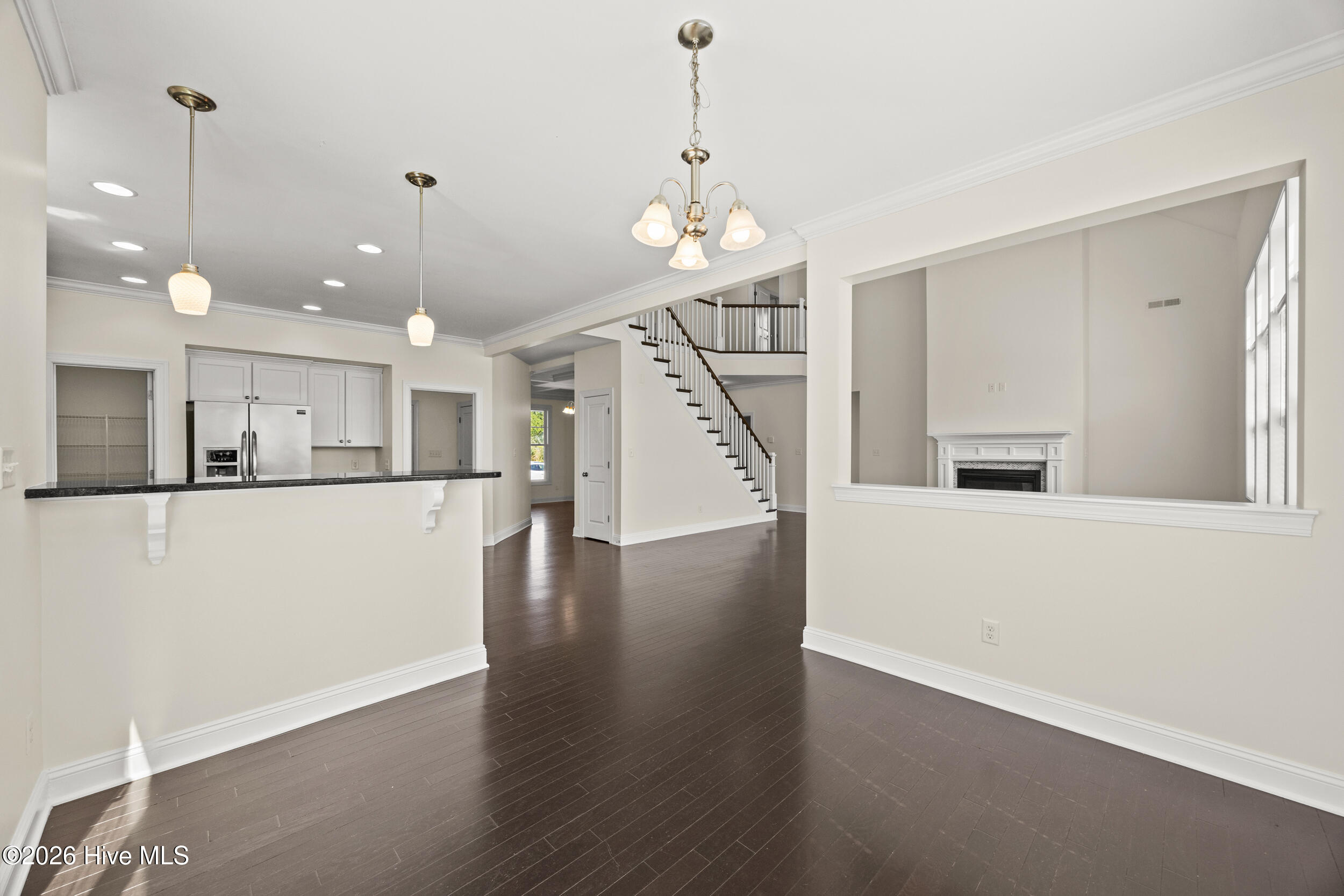 100568241 | Photo 30