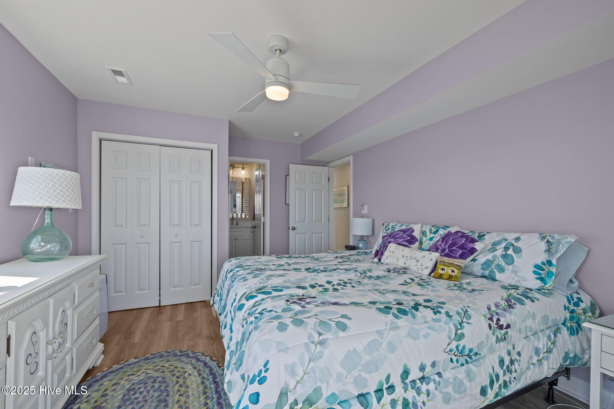 100563008 | Photo 11