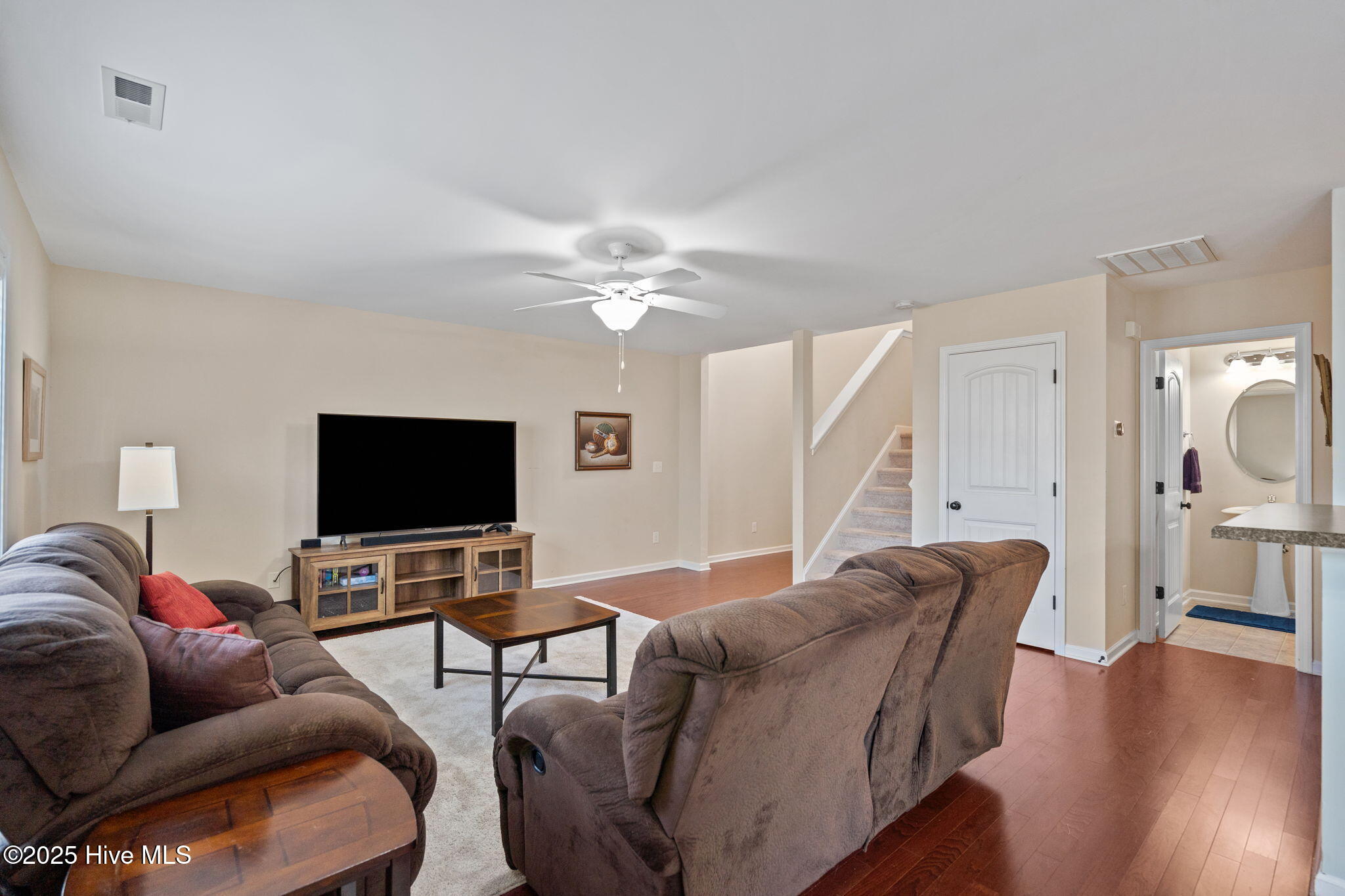 100544048 | Photo 13