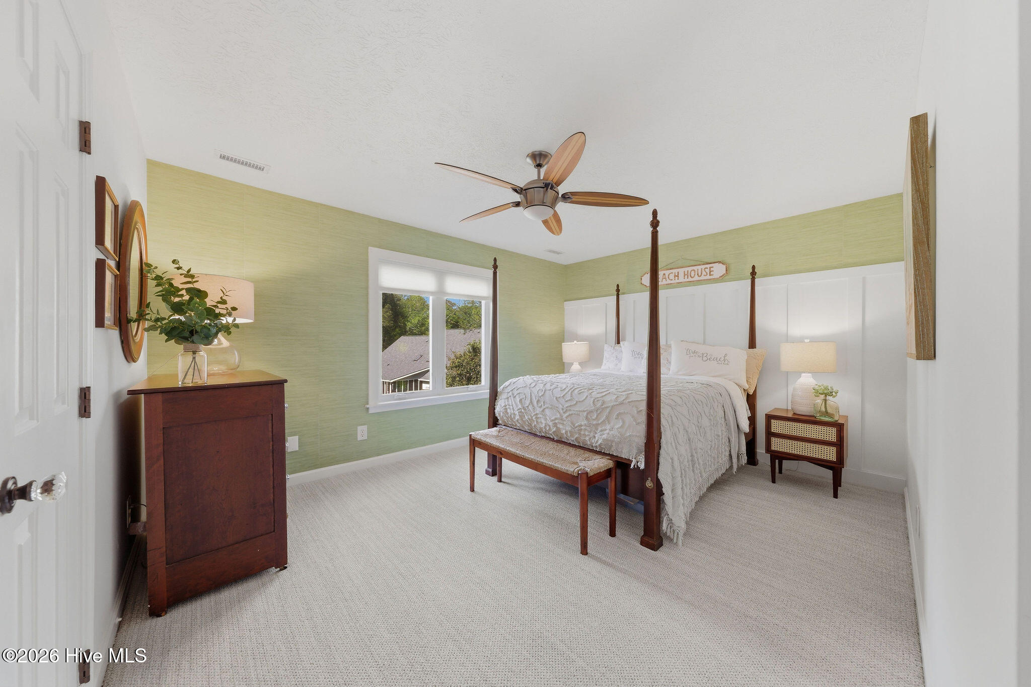 100567317 | Photo 48