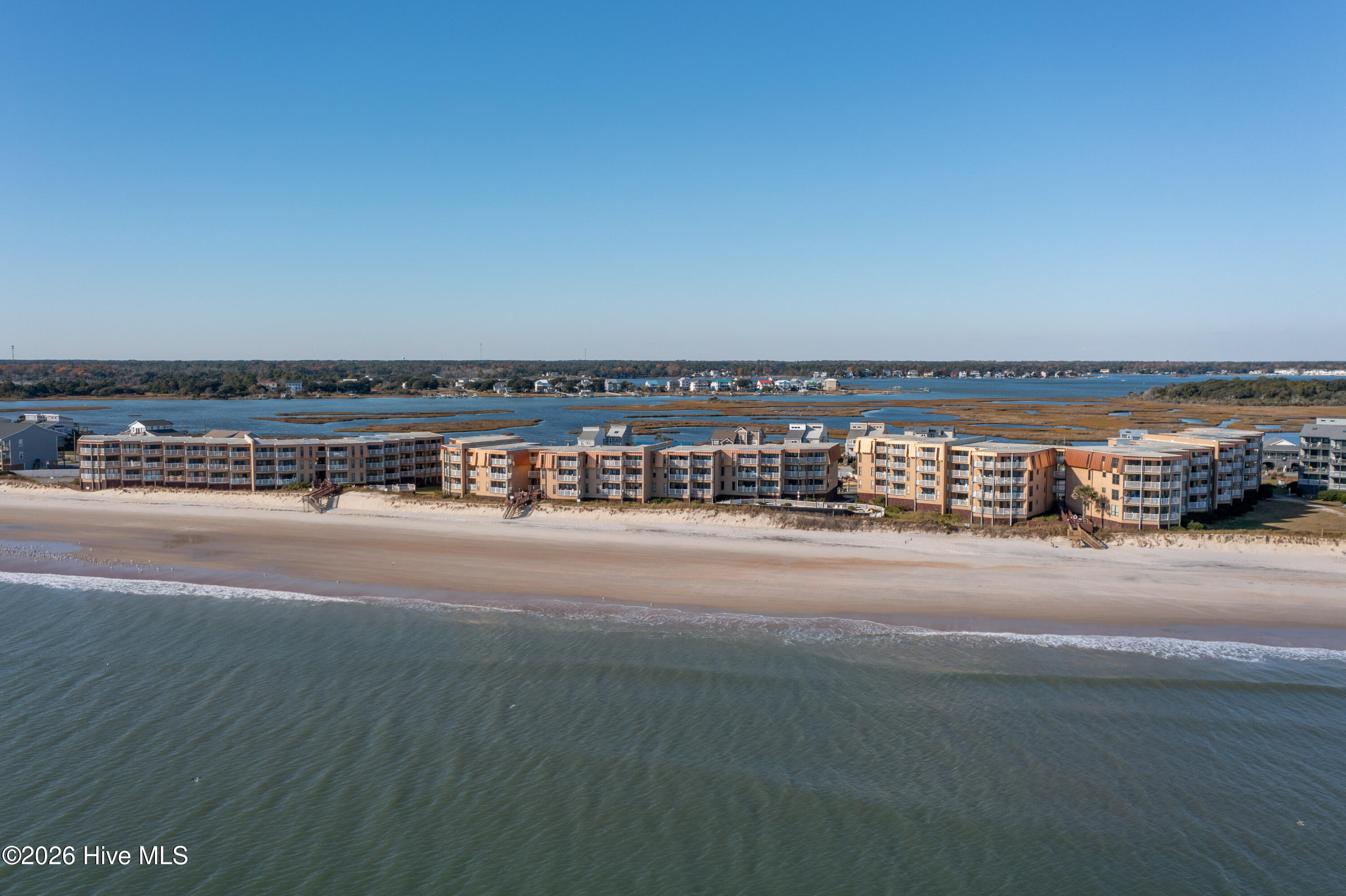 100560389 | Photo 11