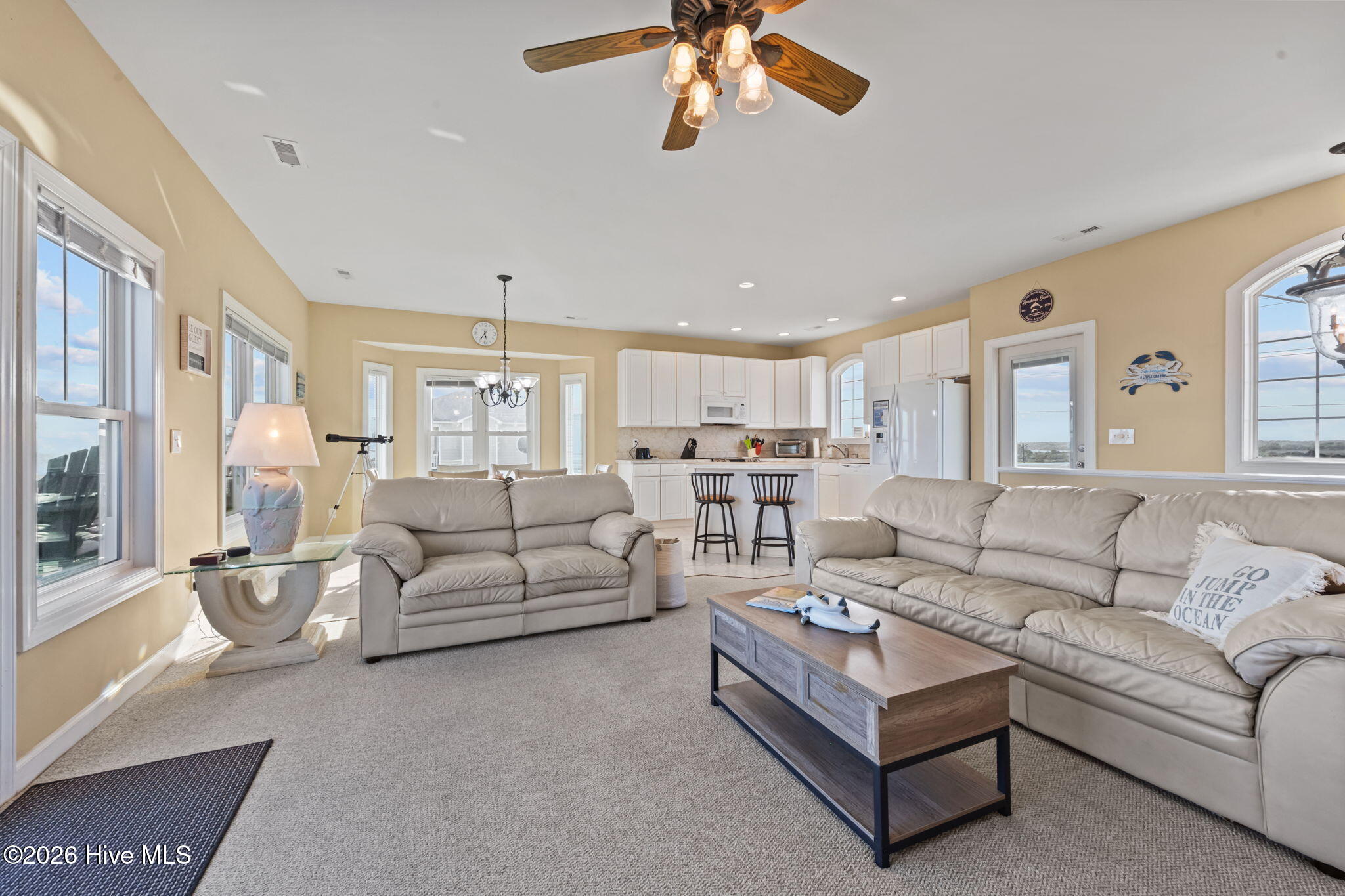 100567525 | Photo 19