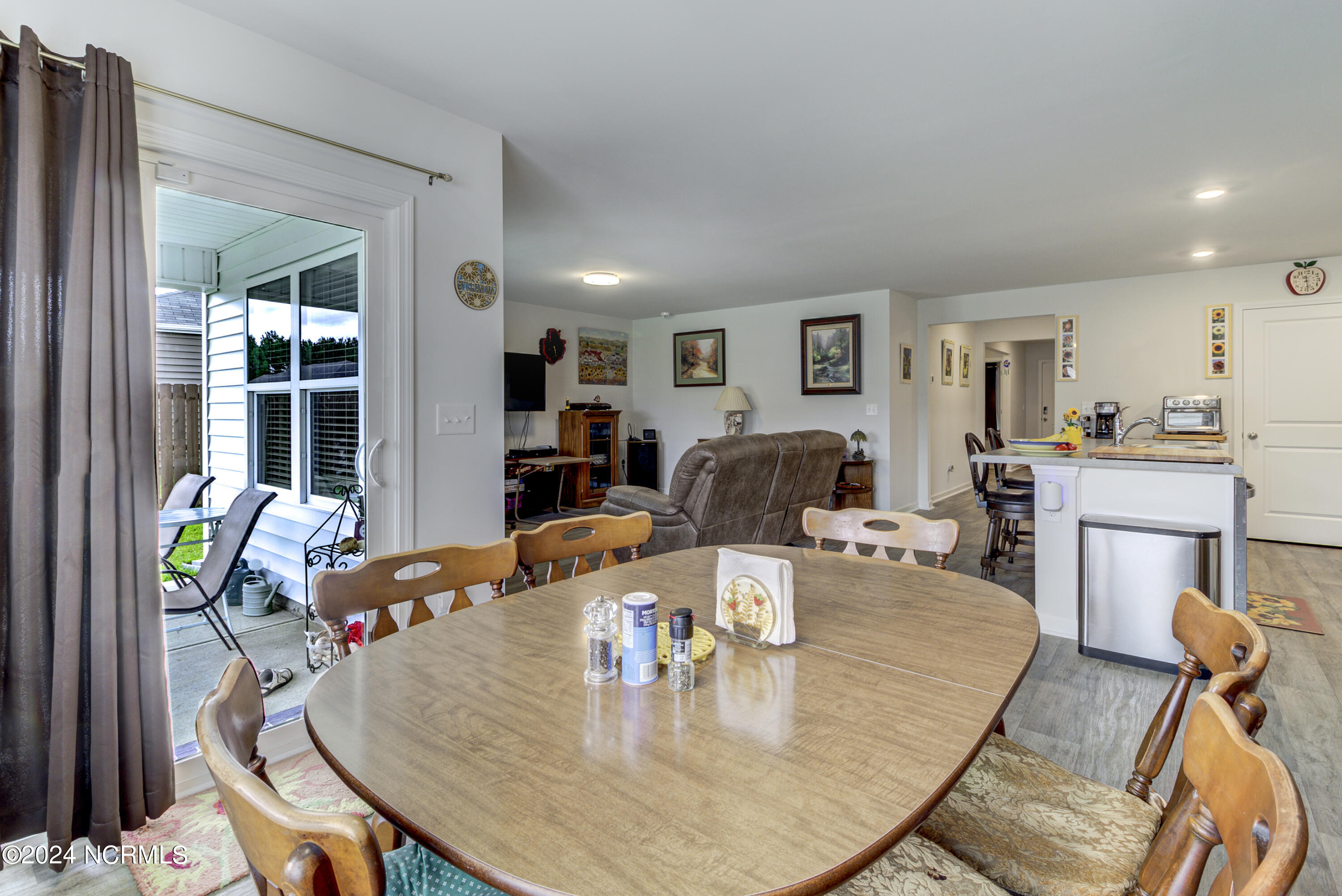 100563722 | Photo 16