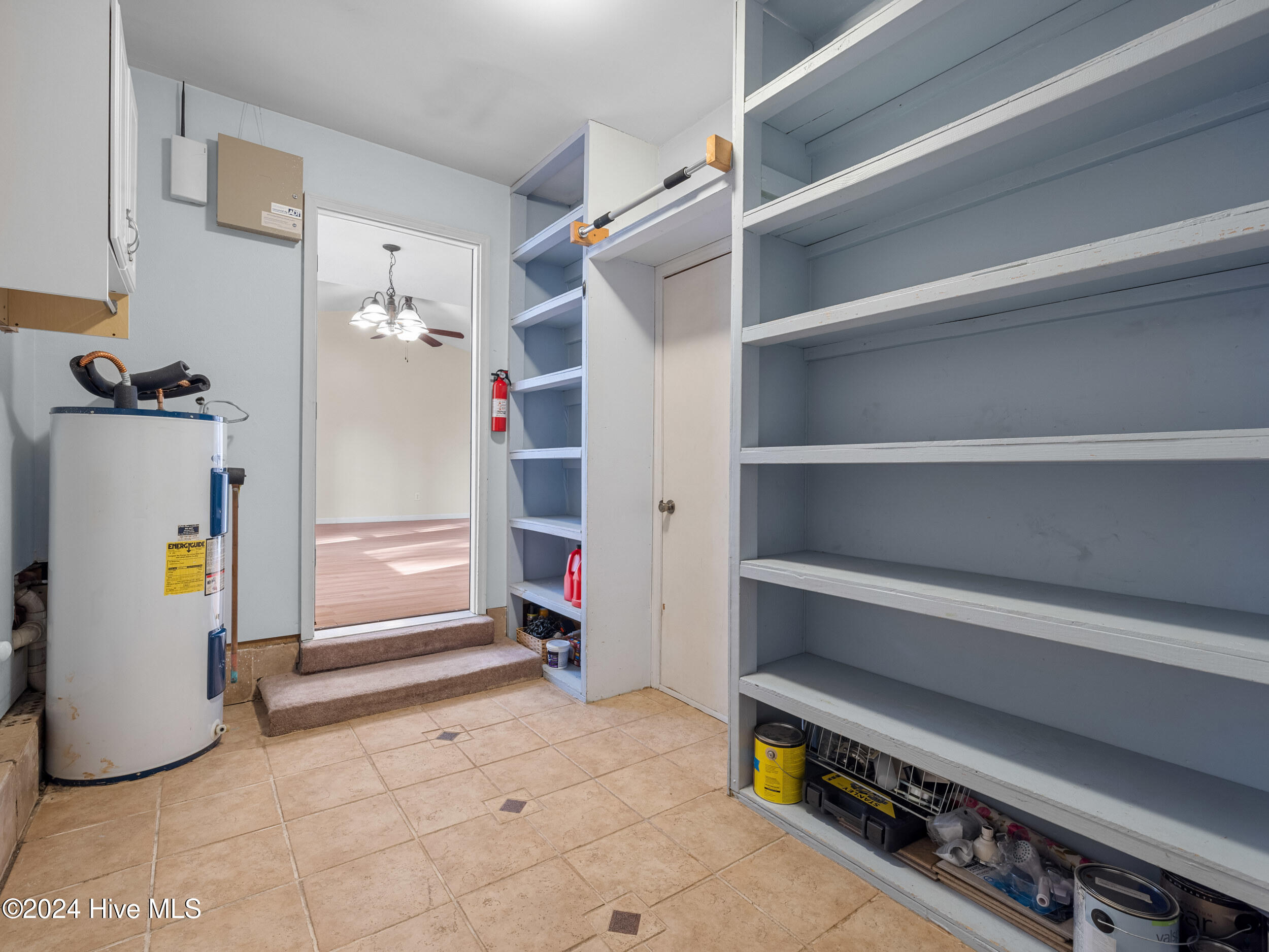 100558588 | Photo 21