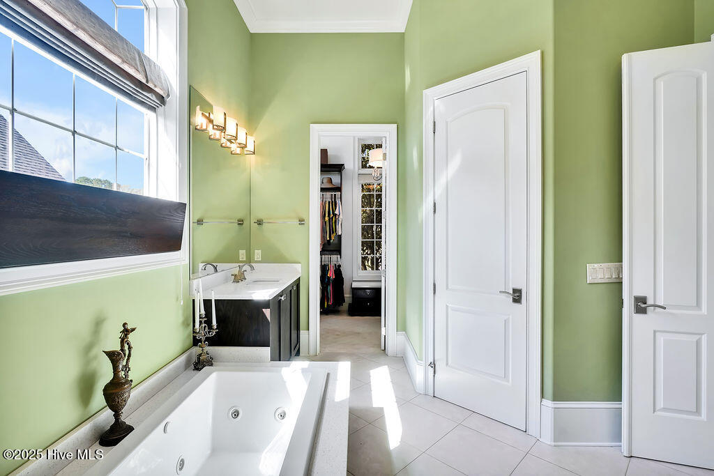 100535984 | Photo 34