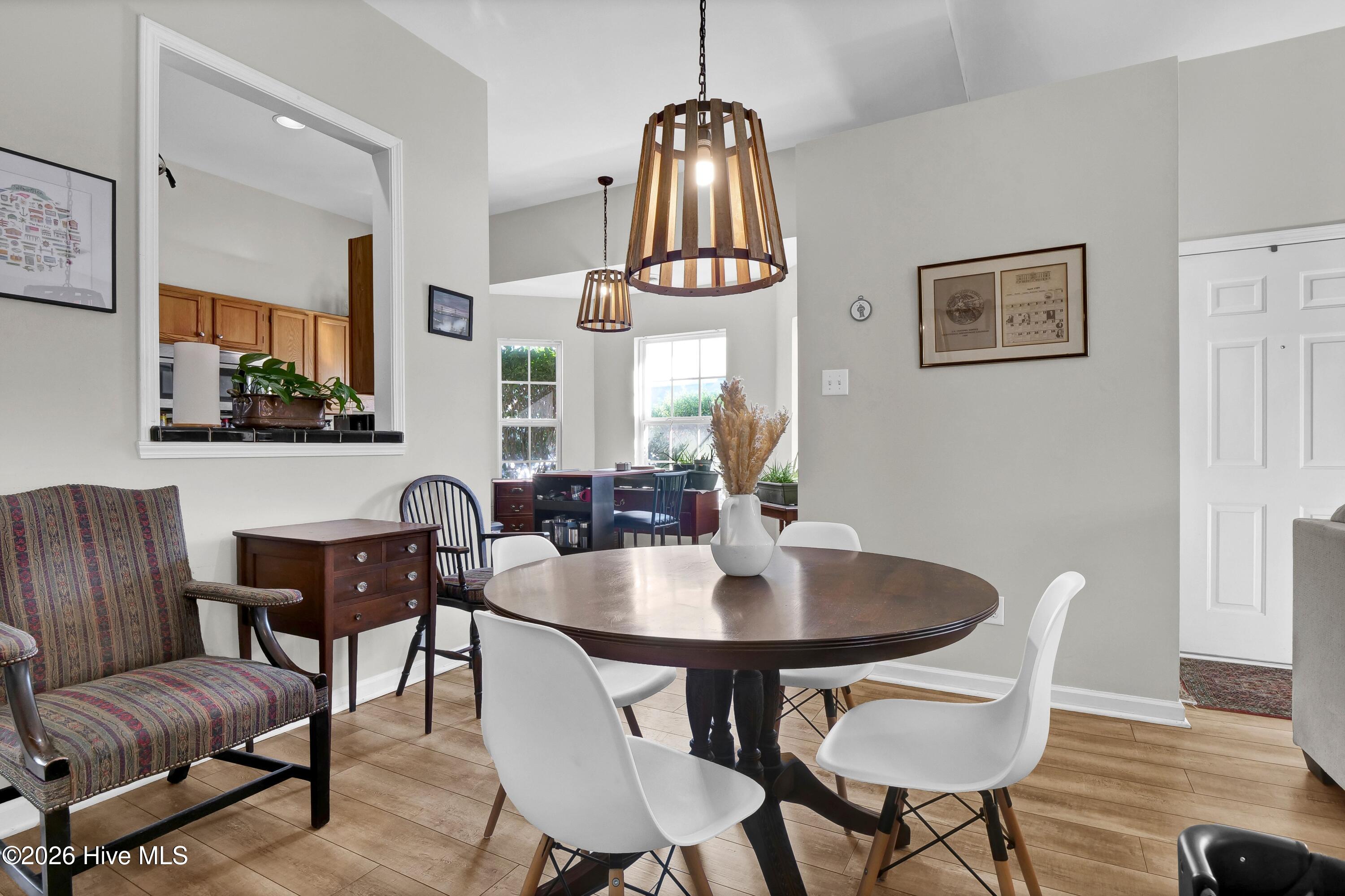 100552082 | Photo 10