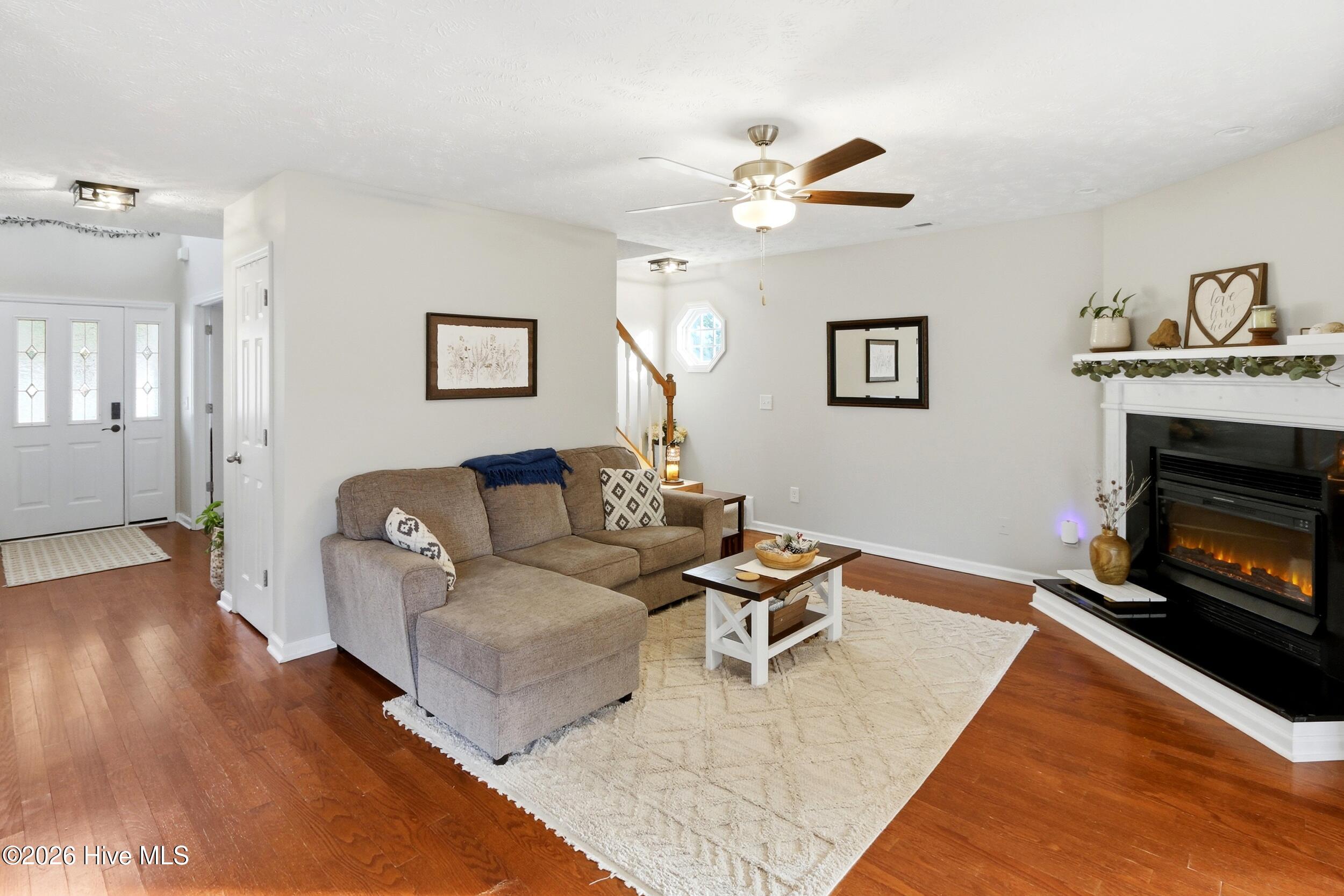 100551374 | Photo 21