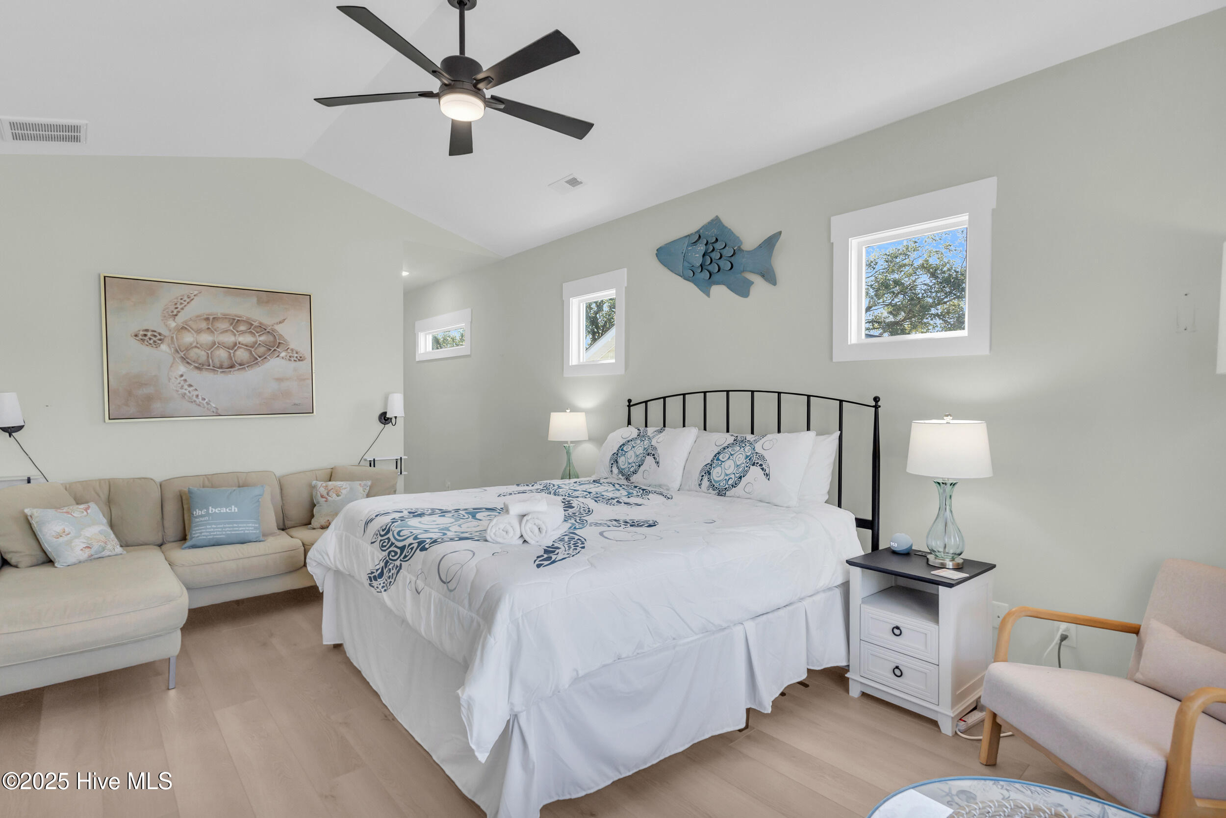 100534529 | Photo 19