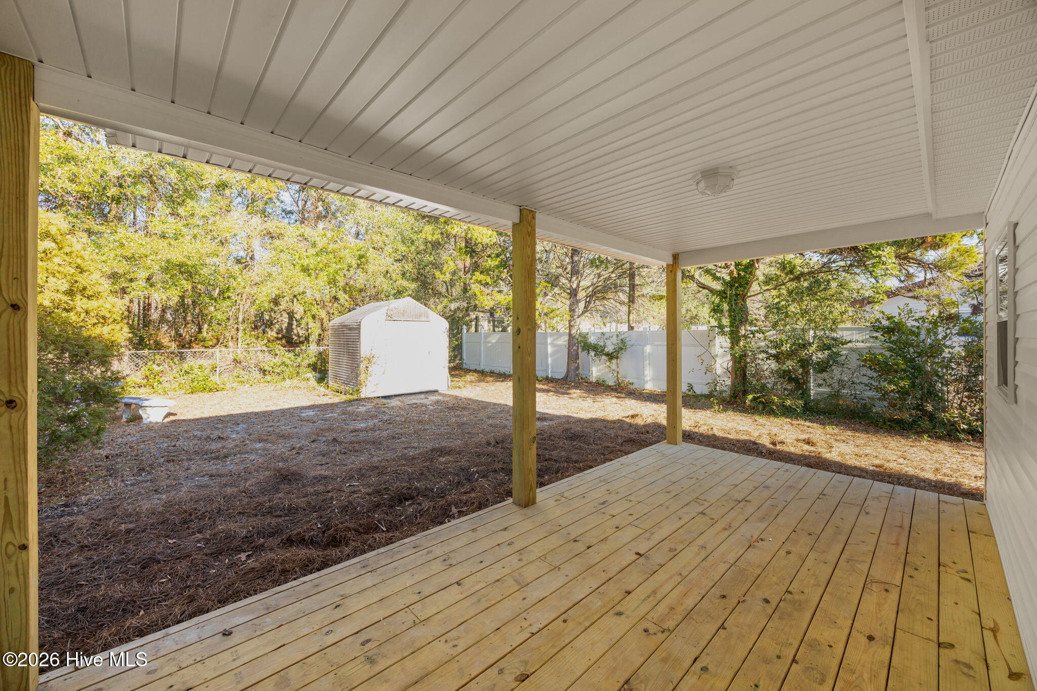 100548190 | Photo 10