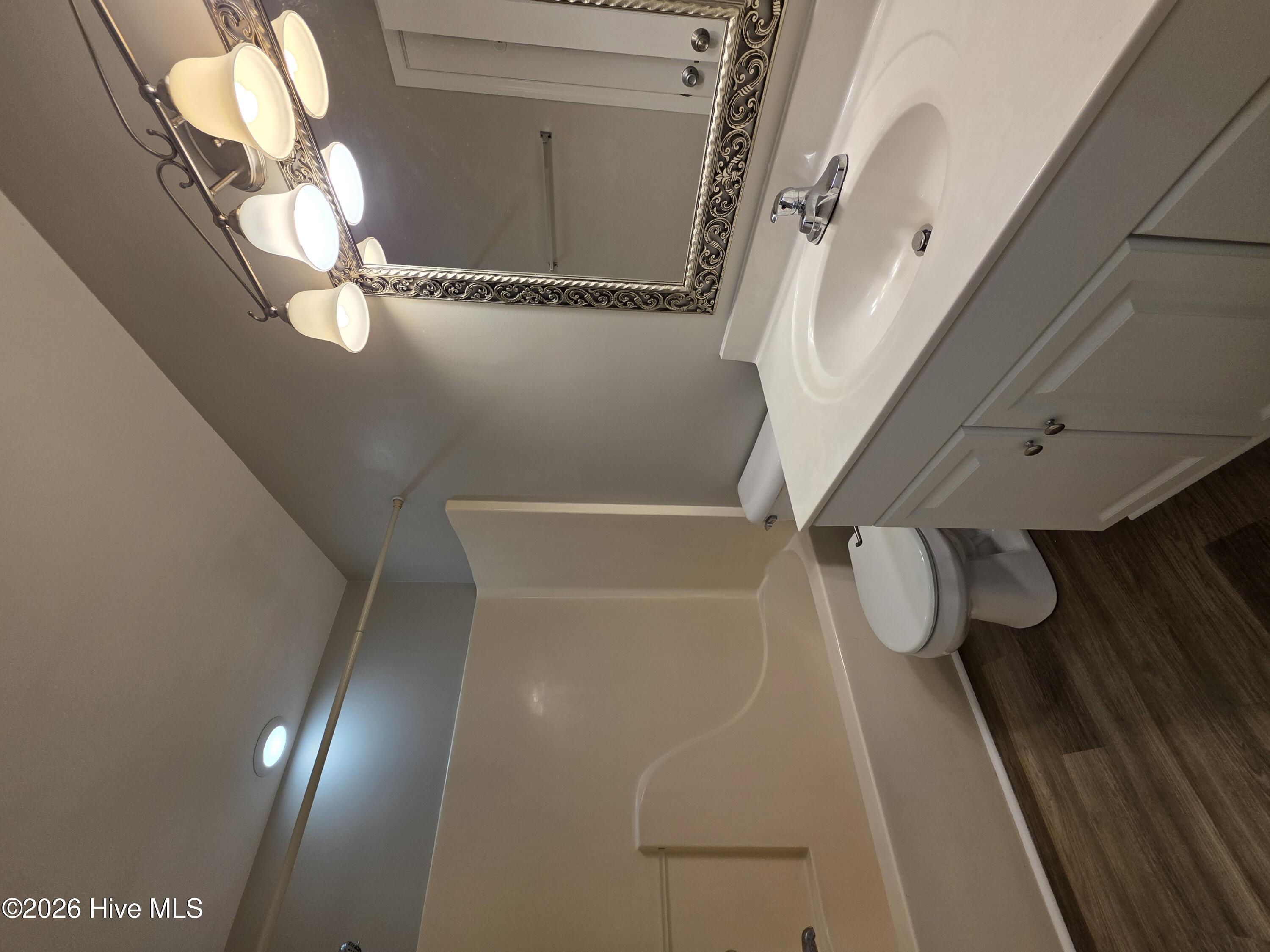 100555887 | Photo 14