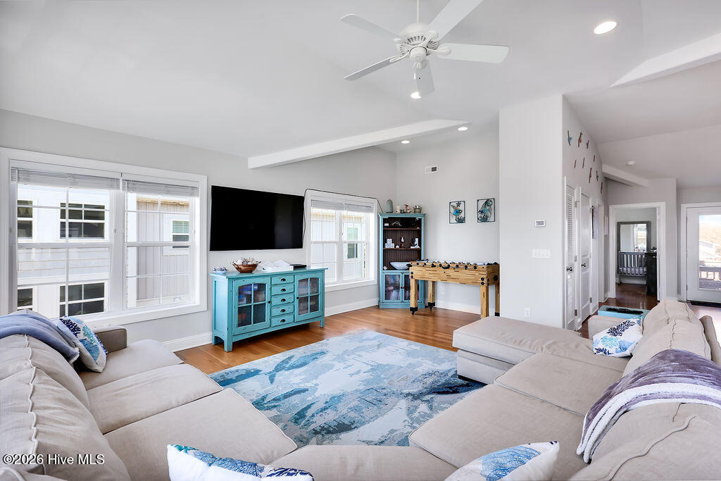 100565368 | Photo 17