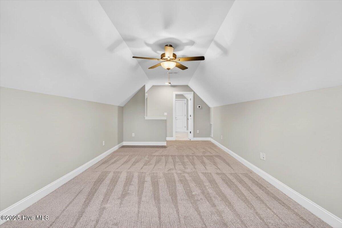 100546300 | Photo 40