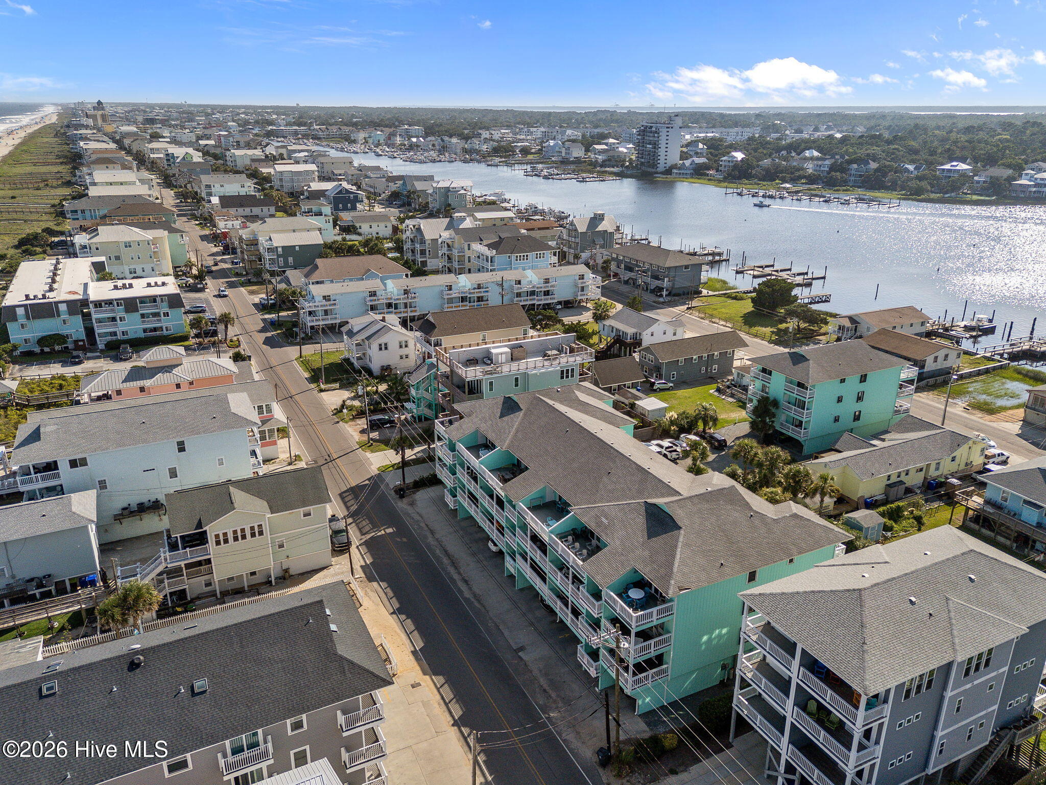 100560937 | Photo 41