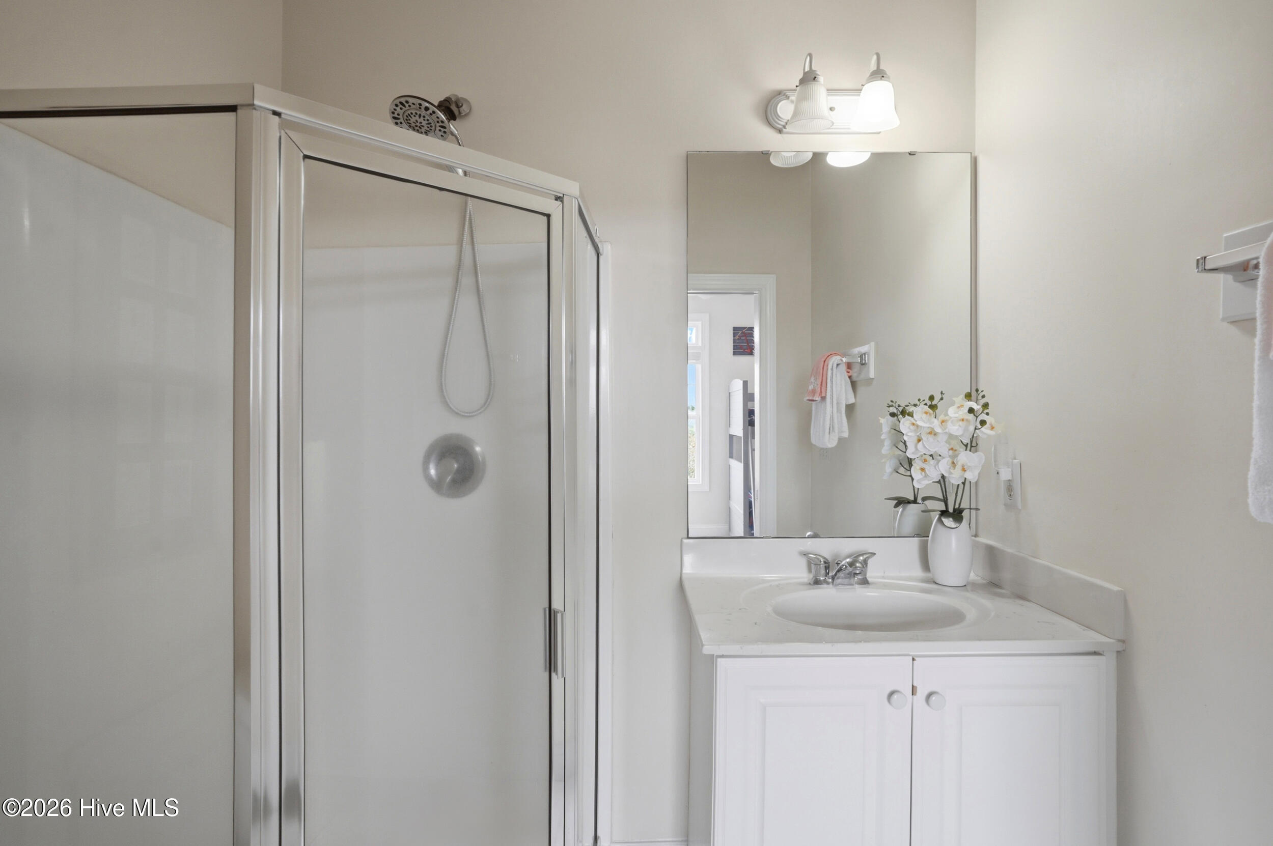 100566063 | Photo 32