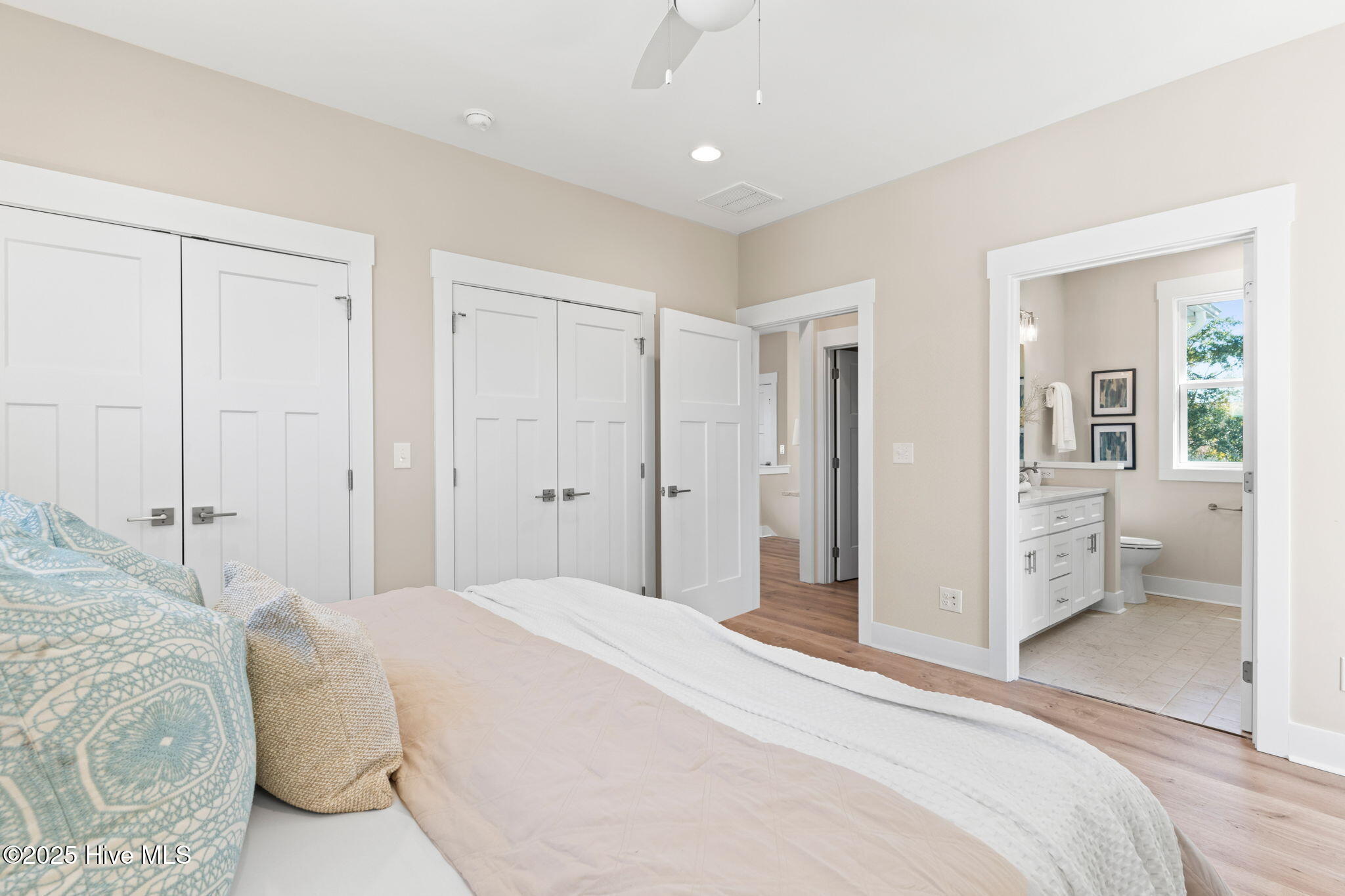 100485023 | Photo 26