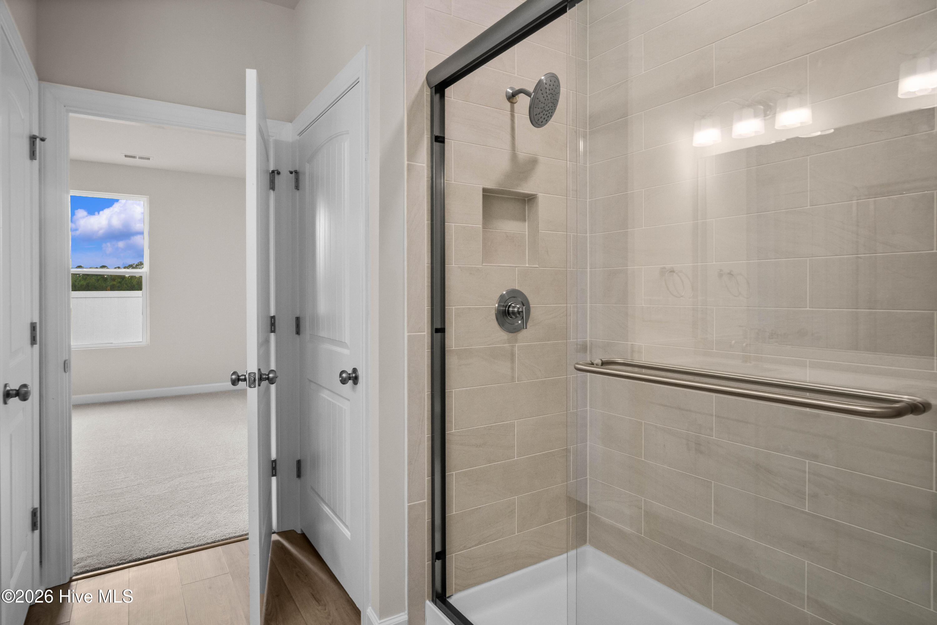 100539899 | Photo 21