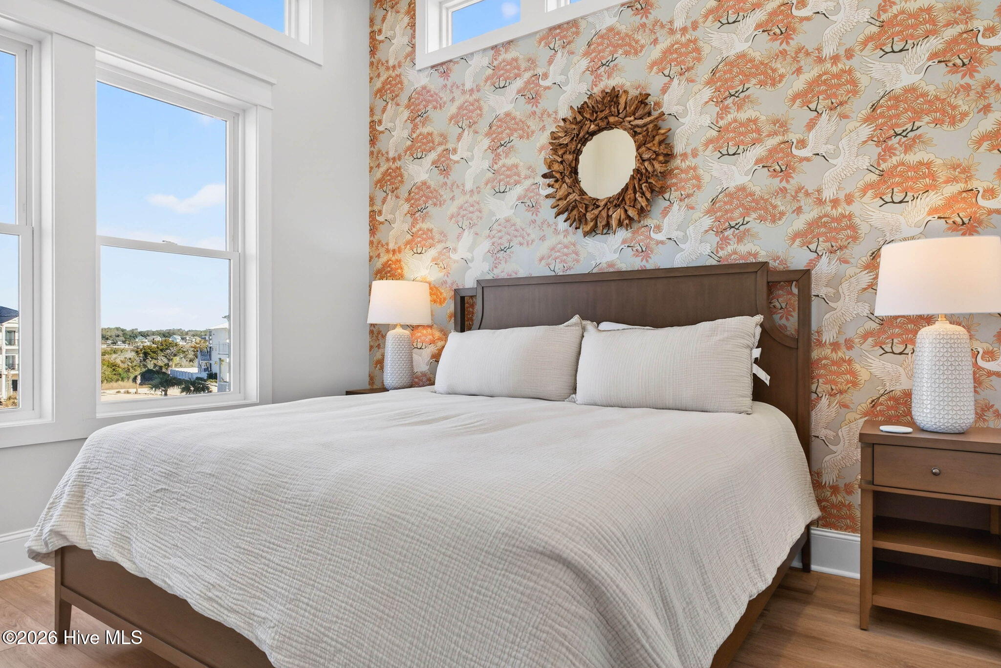 100570262 | Photo 26