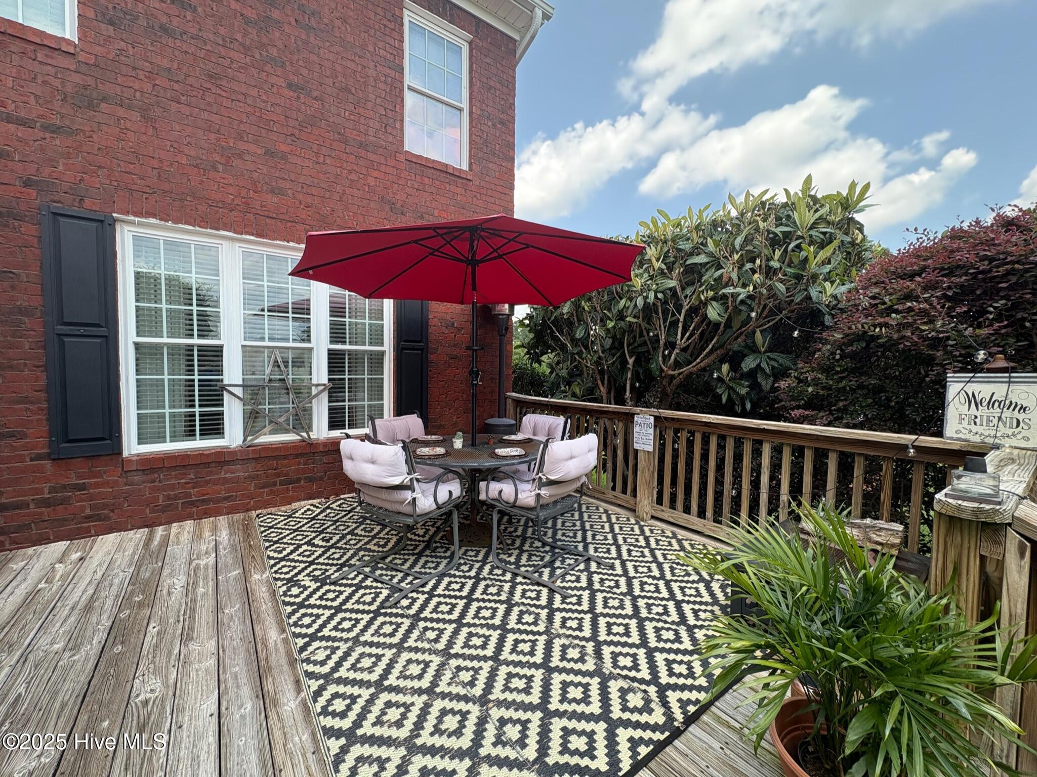 100518479 | Photo 46