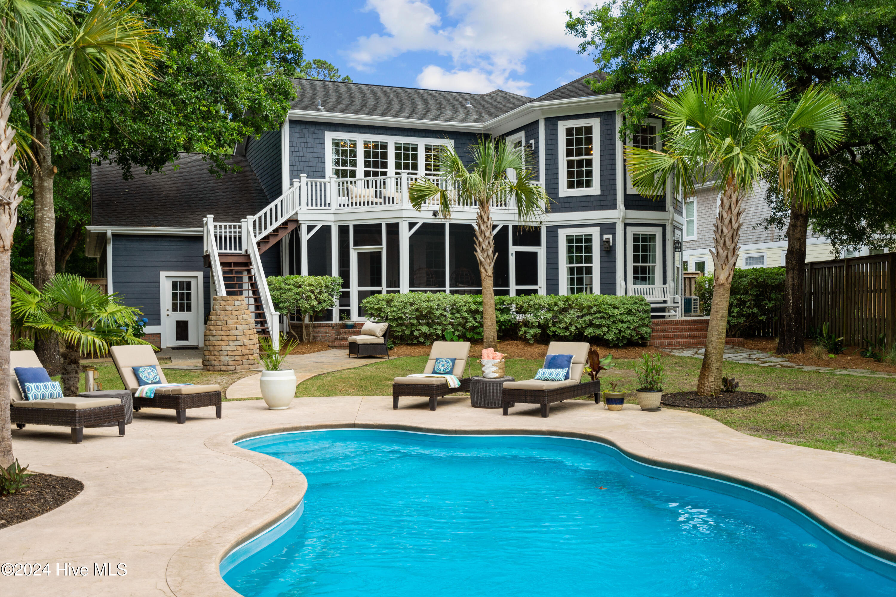 100550699 | Photo 50