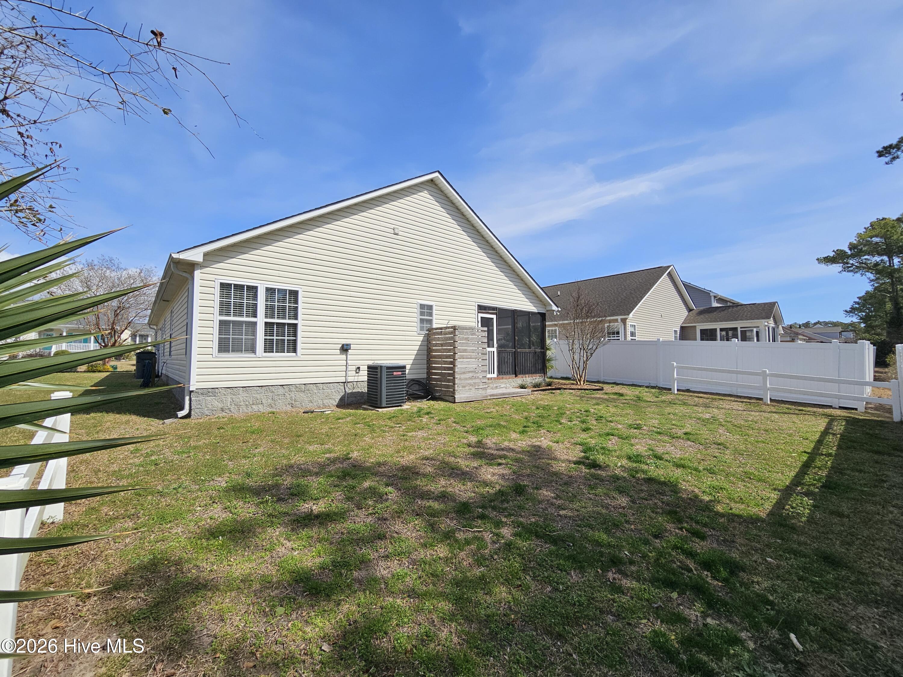 100557905 | Photo 30