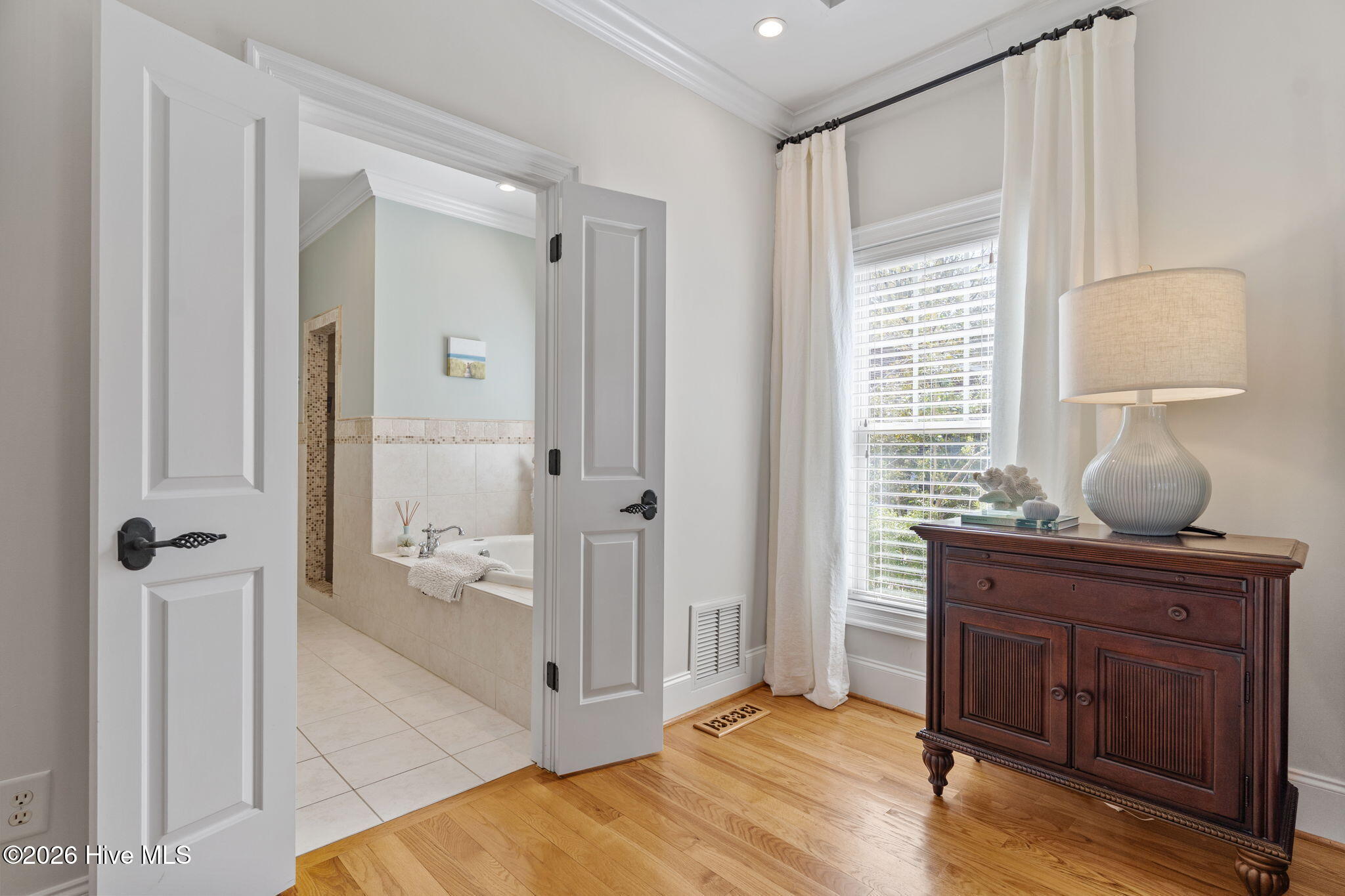 100561575 | Photo 26