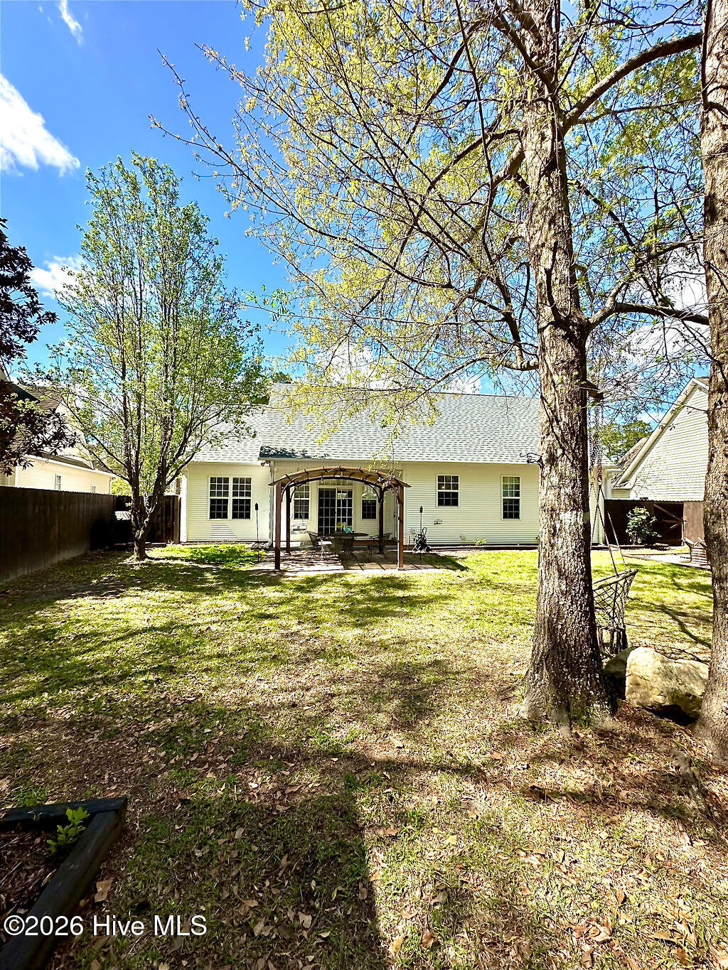 100565525 | Photo 30