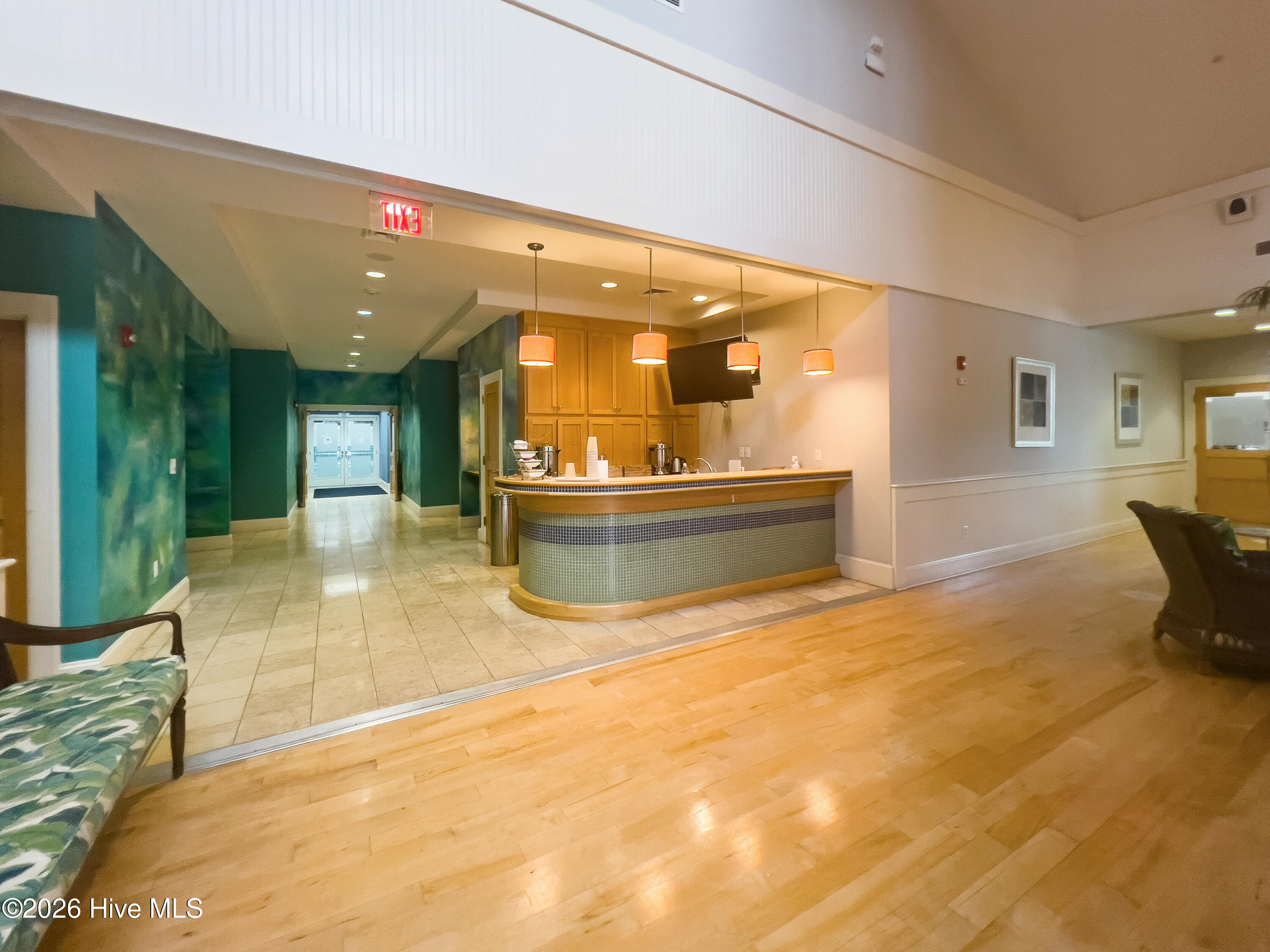 100557965 | Photo 51