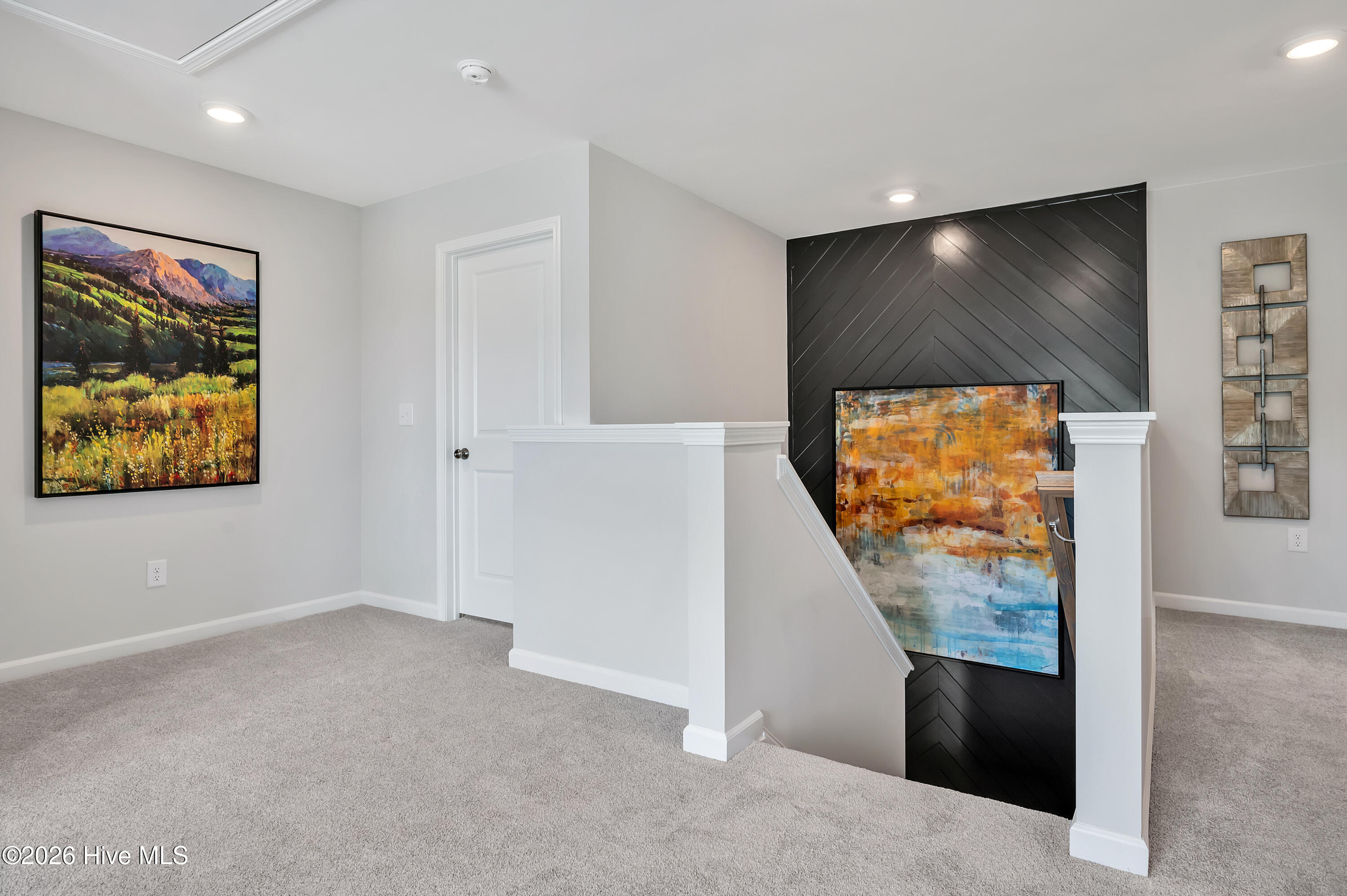 100548090 | Photo 16