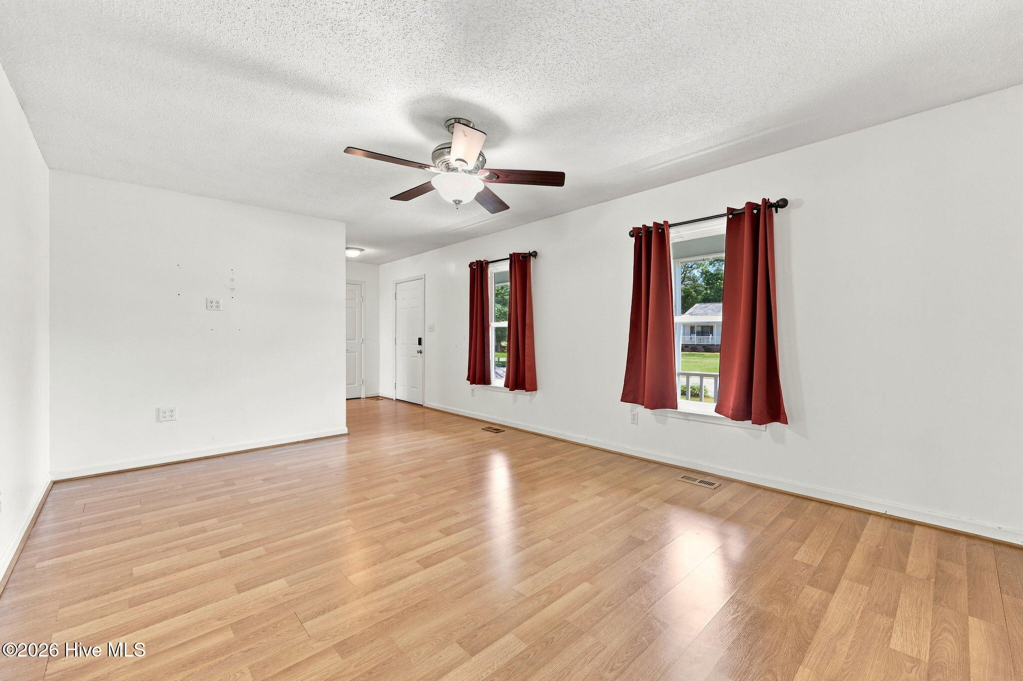 907 Oak 