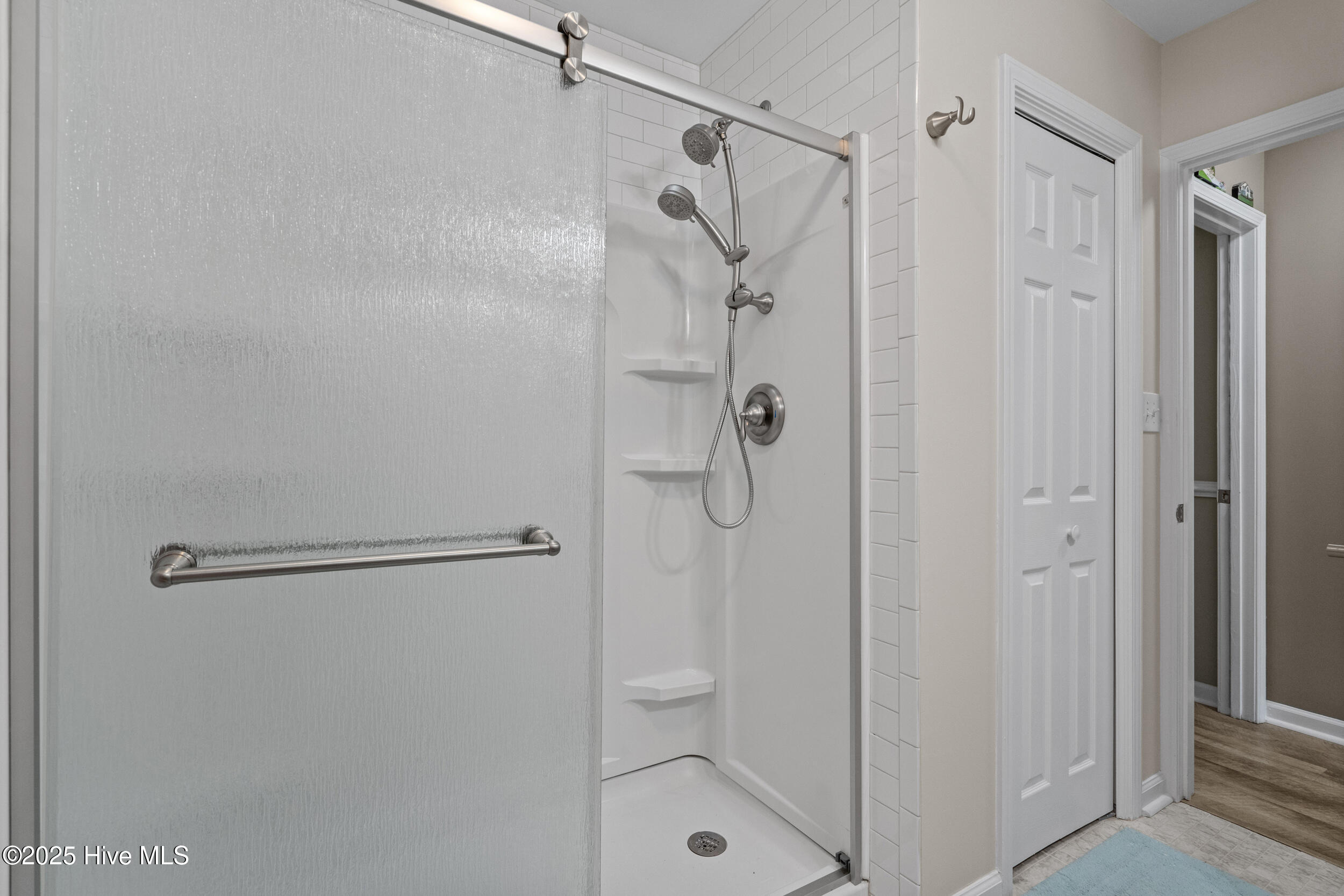 100542117 | Photo 24