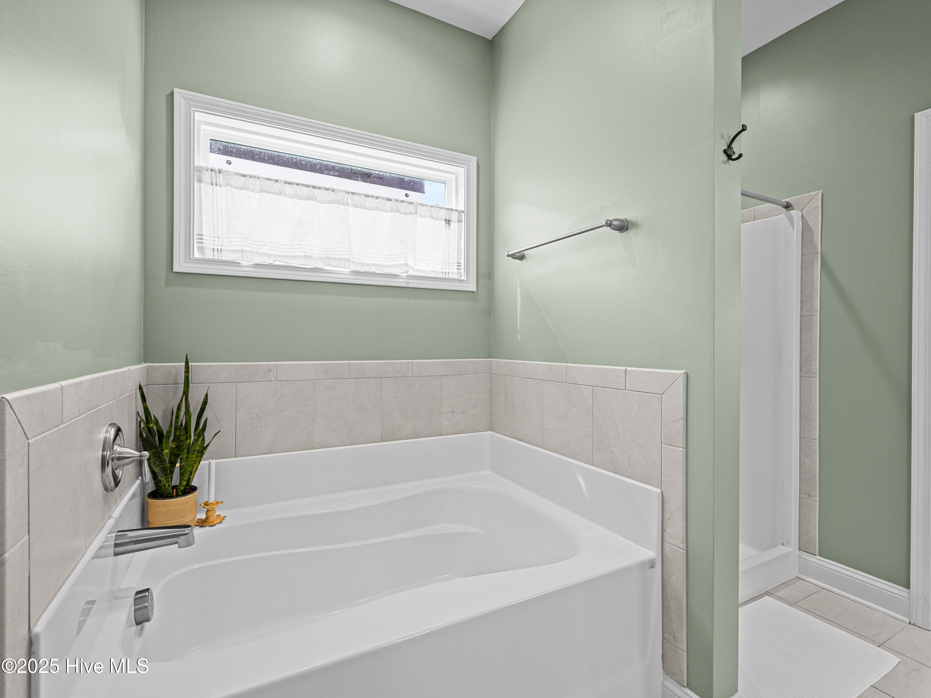 100535765 | Photo 45