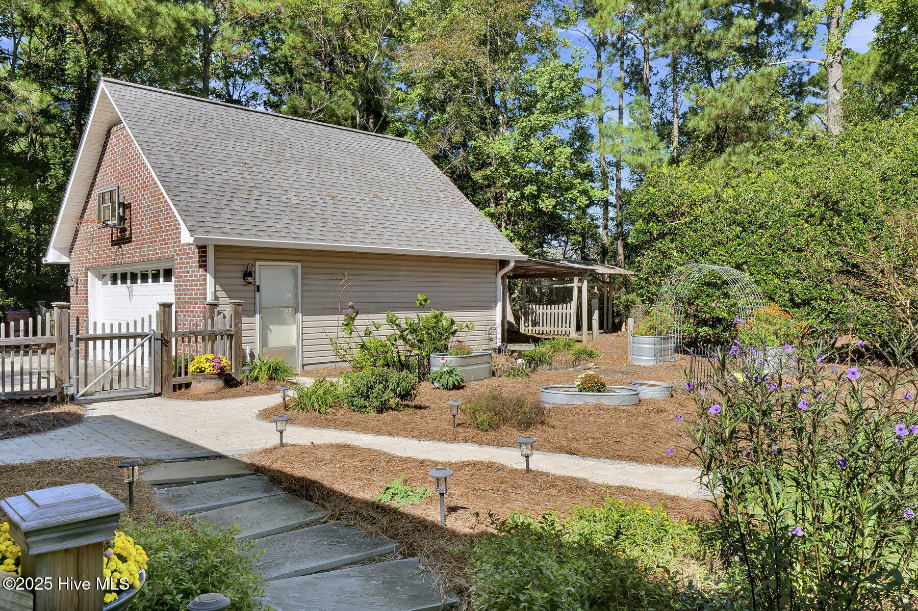 100545503 | Photo 50