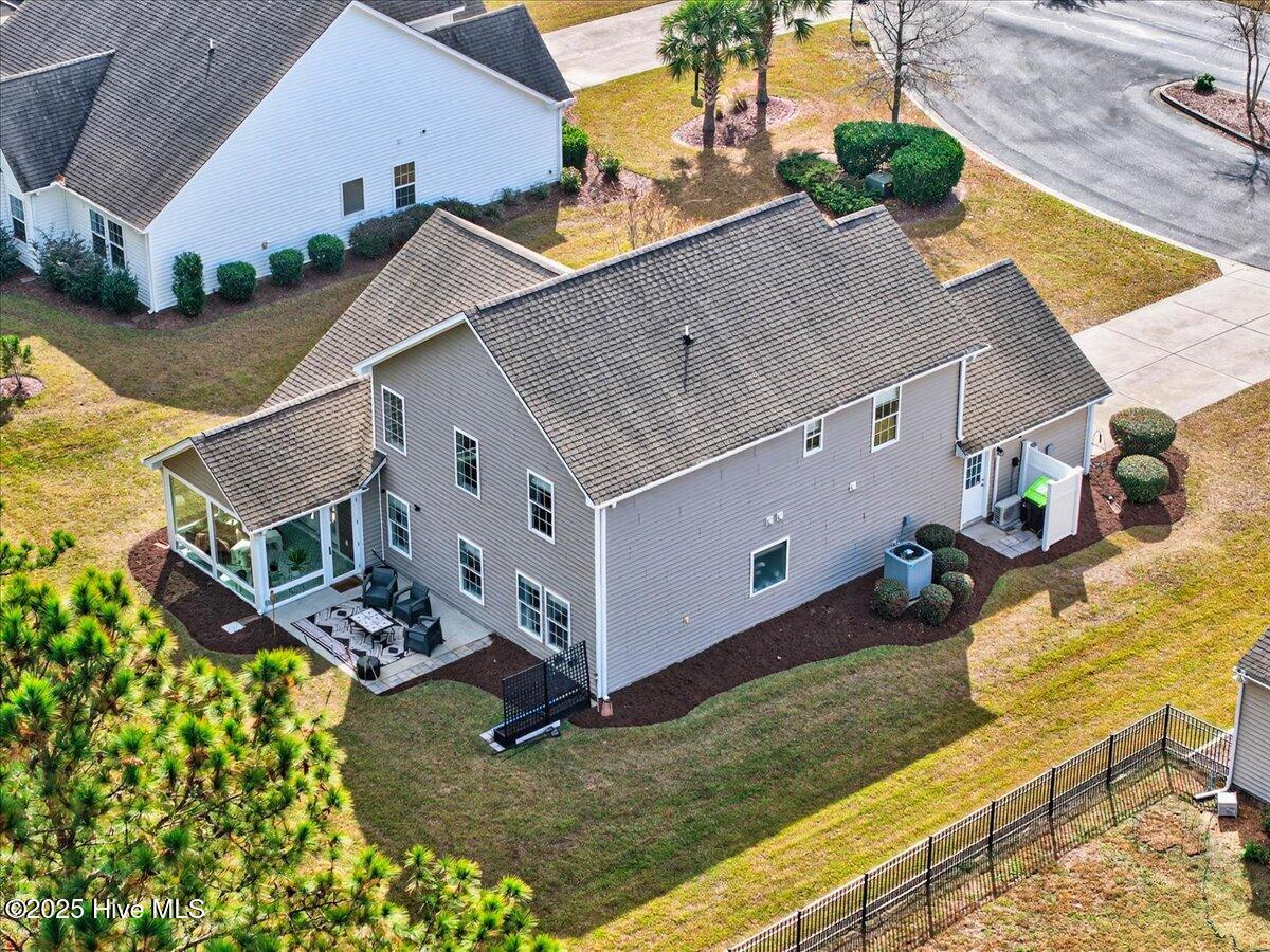 100543008 | Photo 44