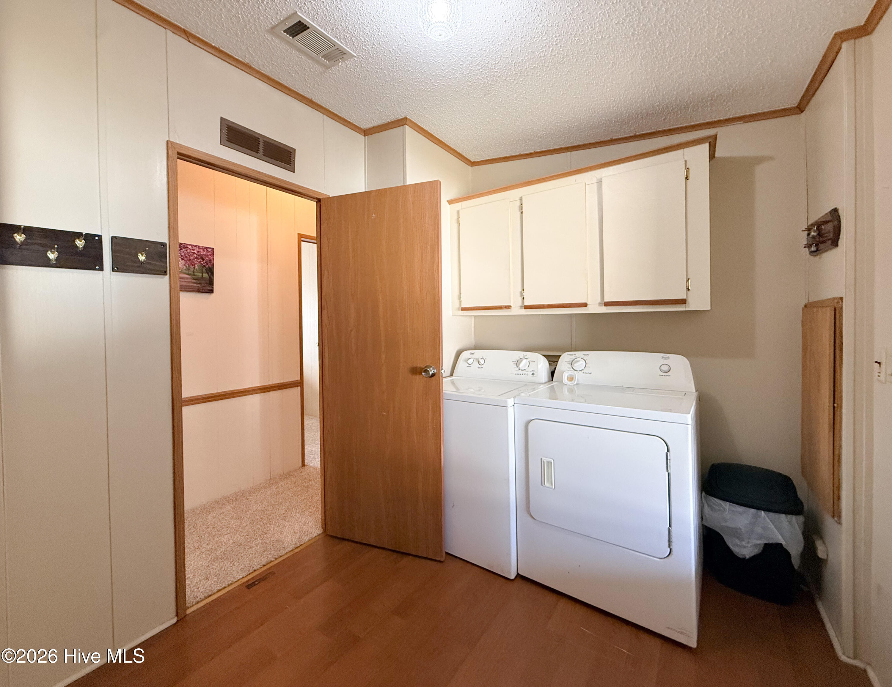 100563984 | Photo 27