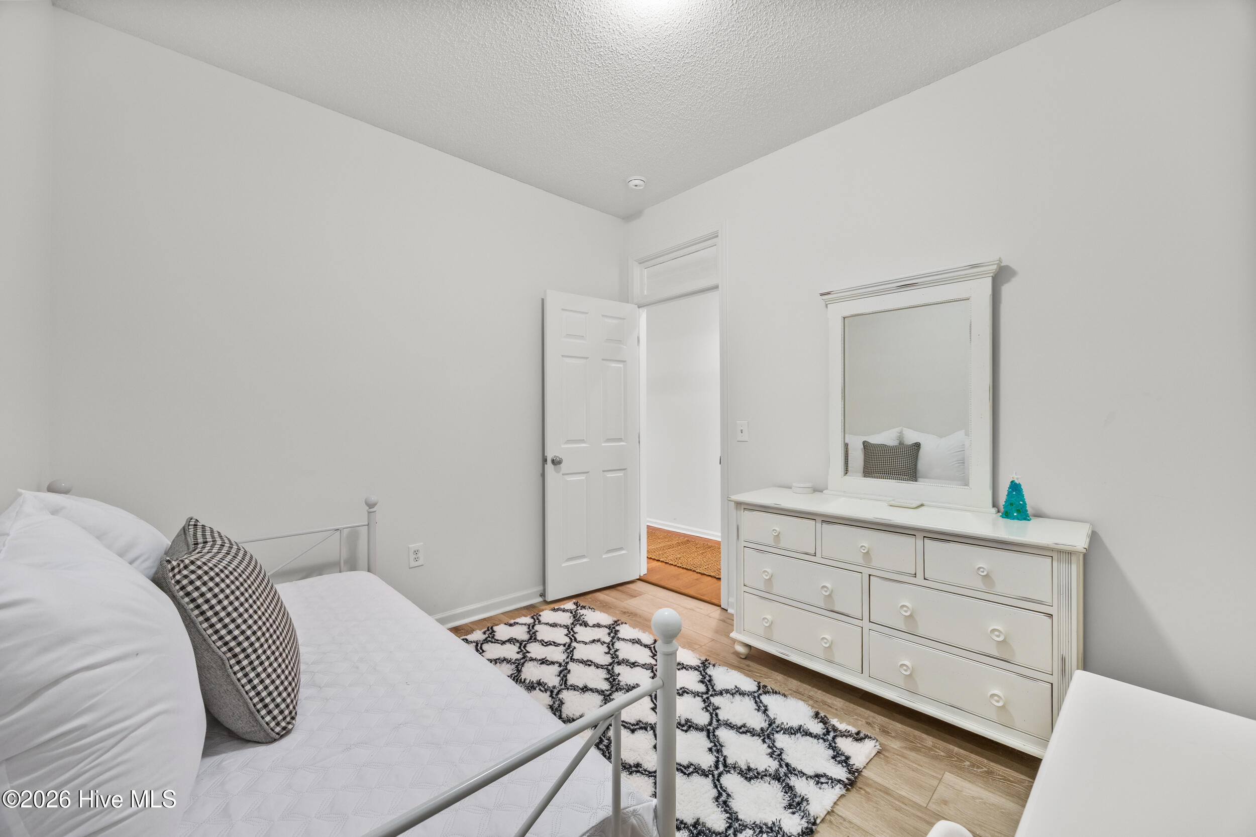 100559872 | Photo 25