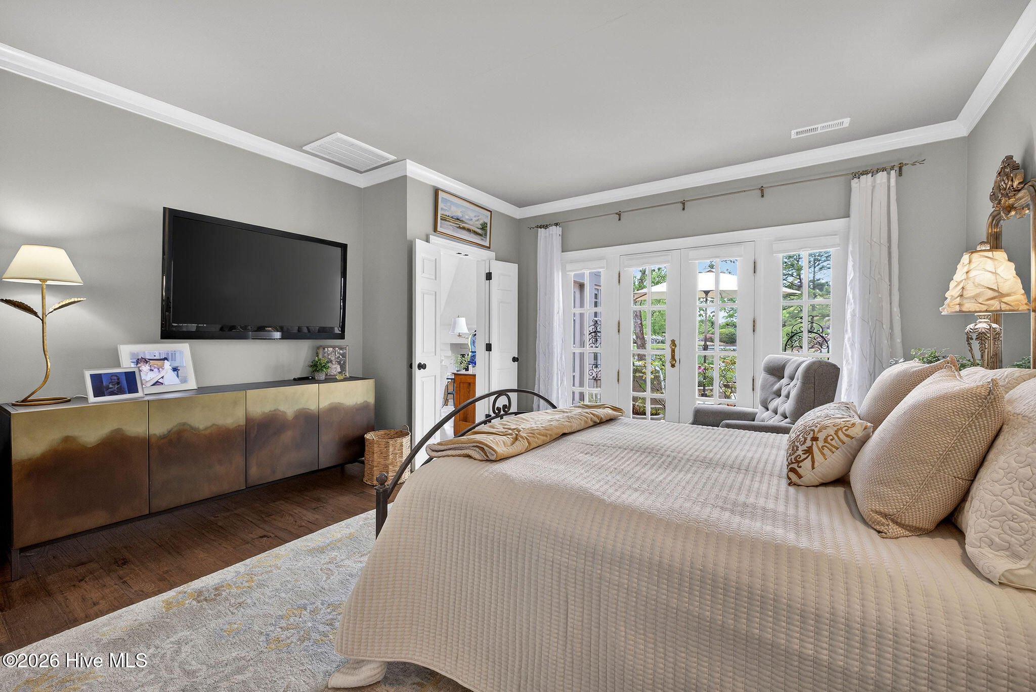 100565960 | Photo 41