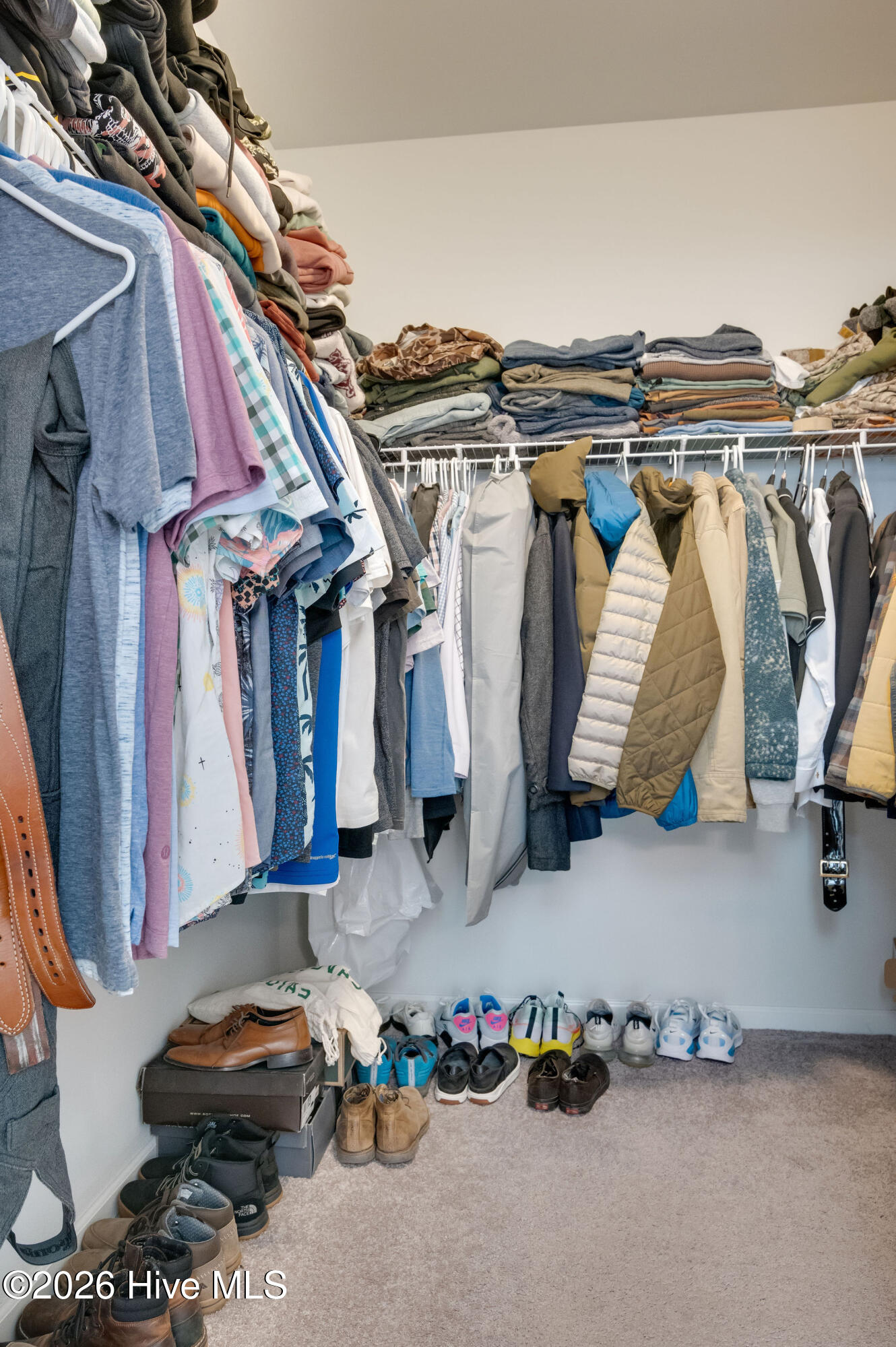 100562701 | Photo 30