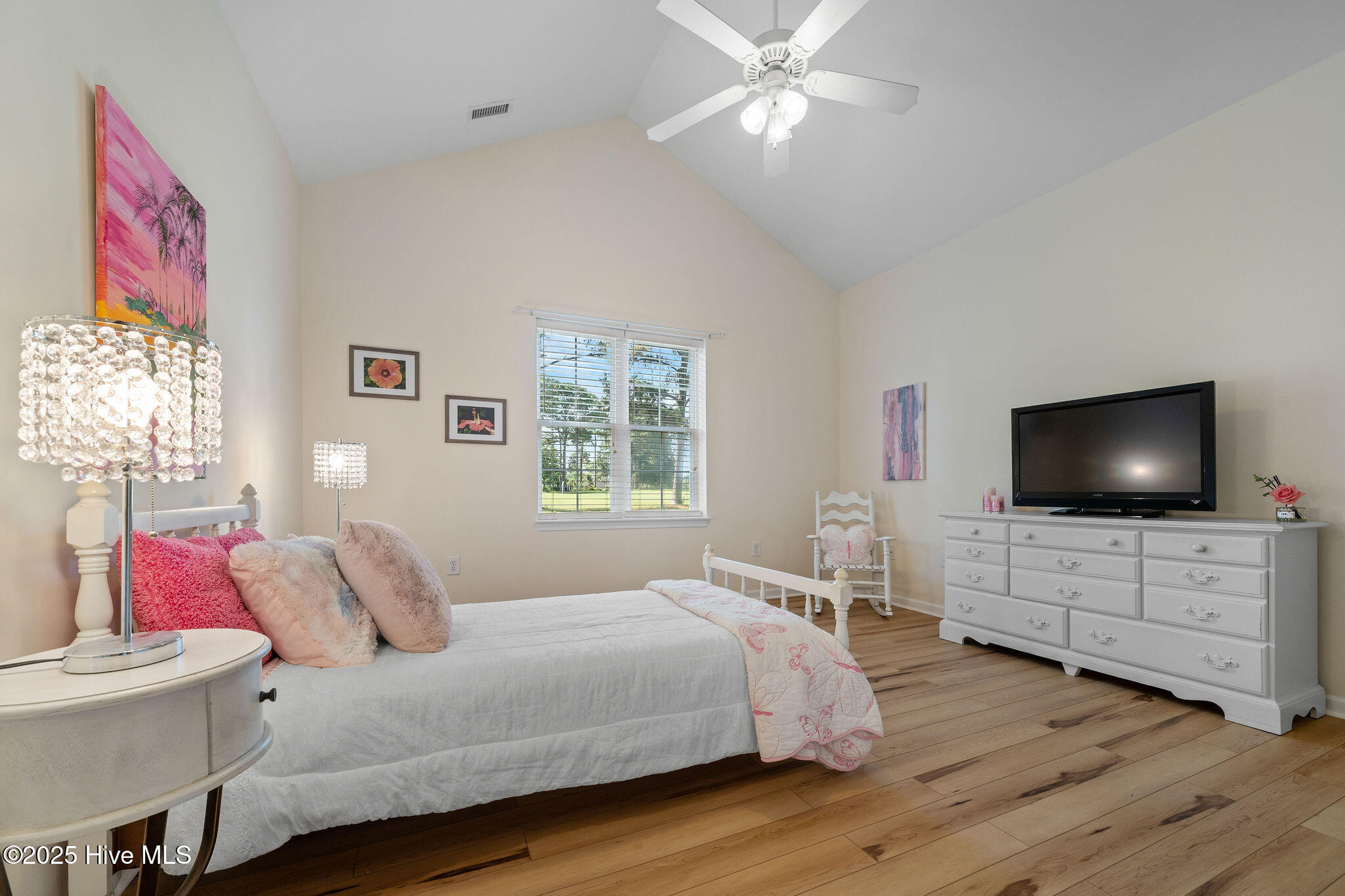 100513601 | Photo 30