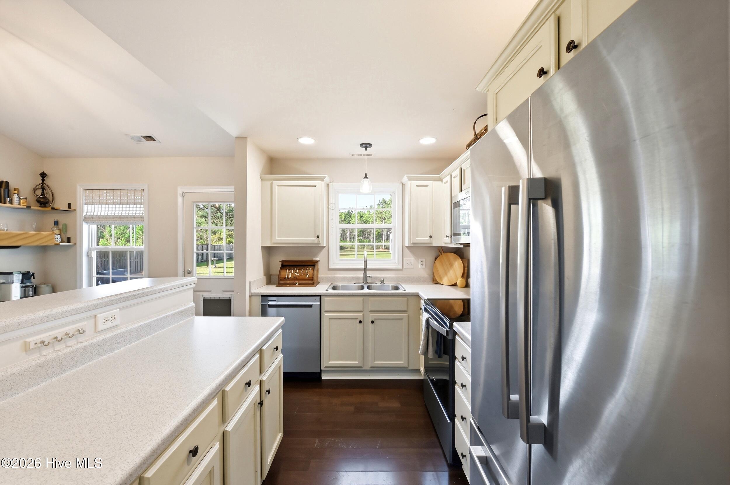 100569719 | Photo 14