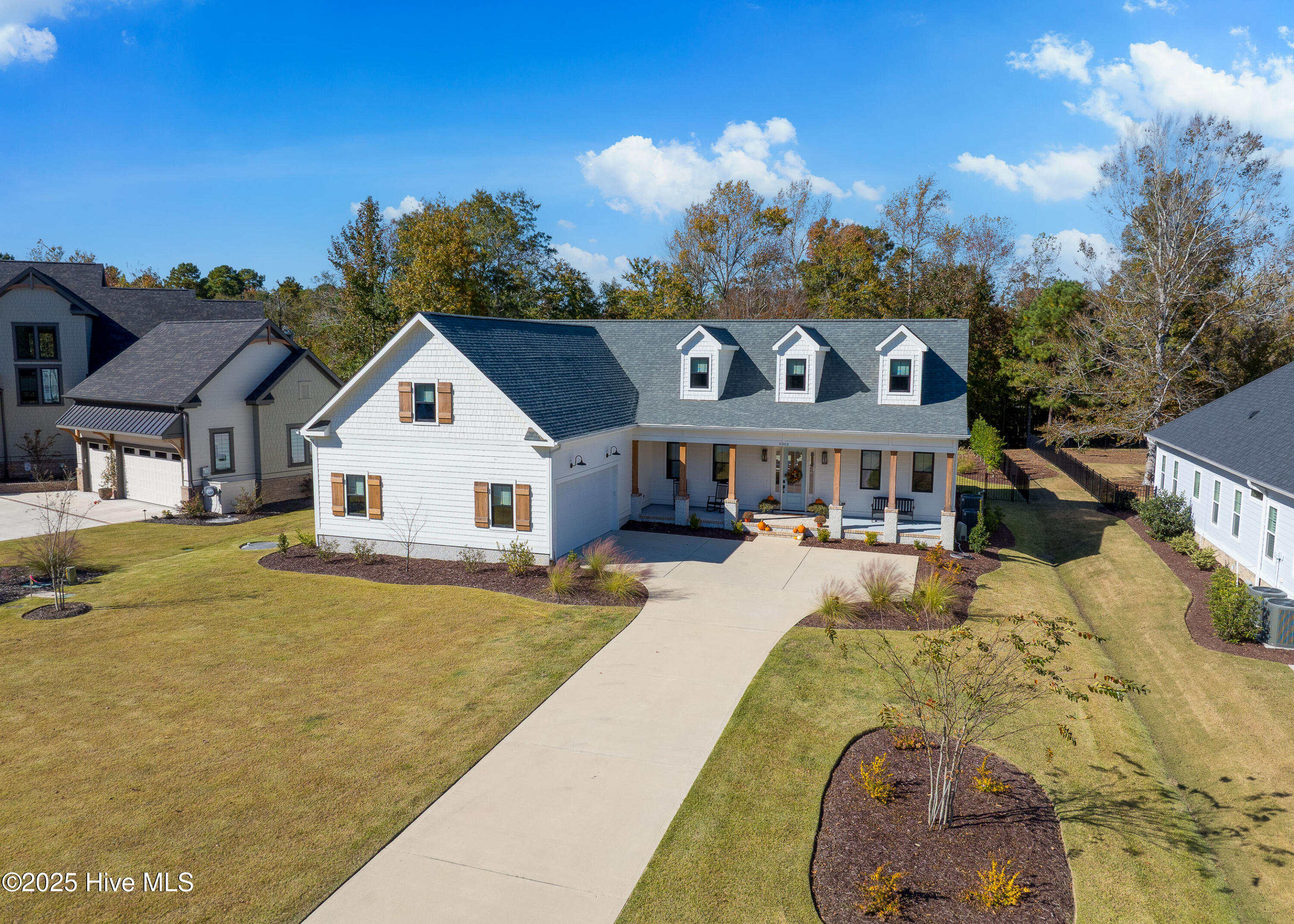 100539739 | Photo 65