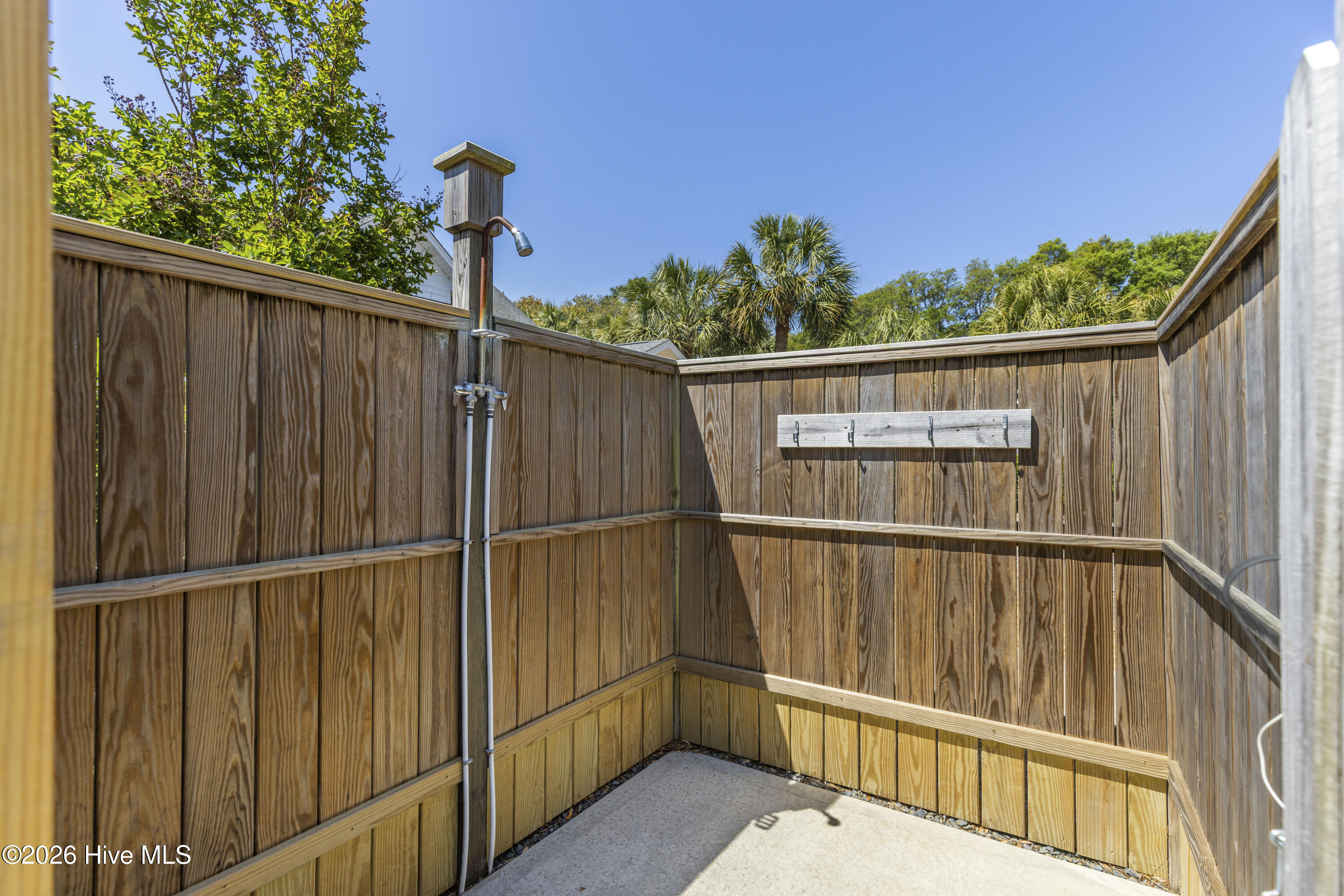 100569579 | Photo 33