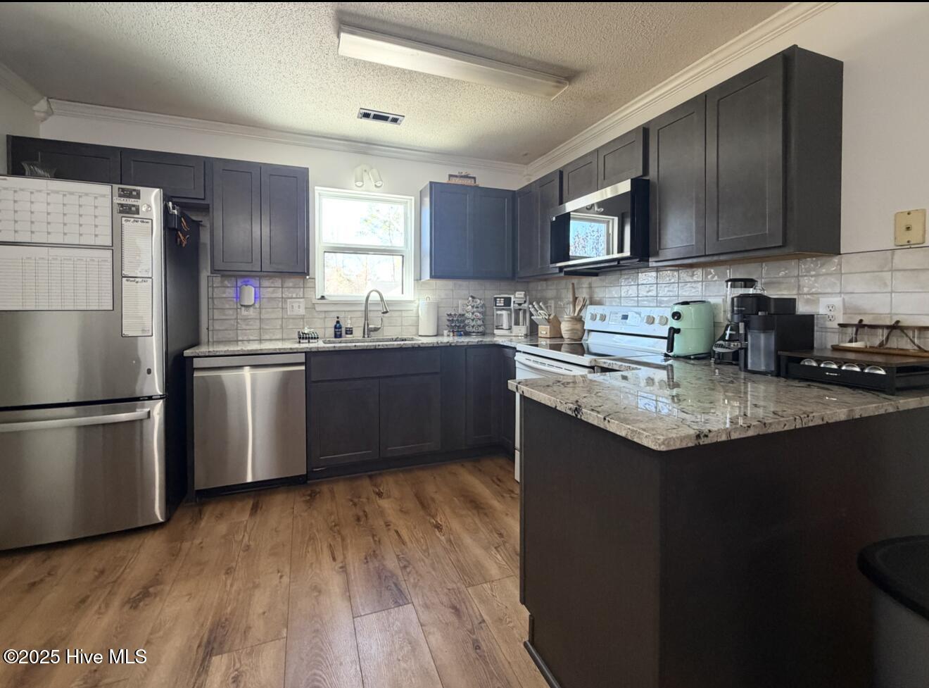 100545530 | Photo 11