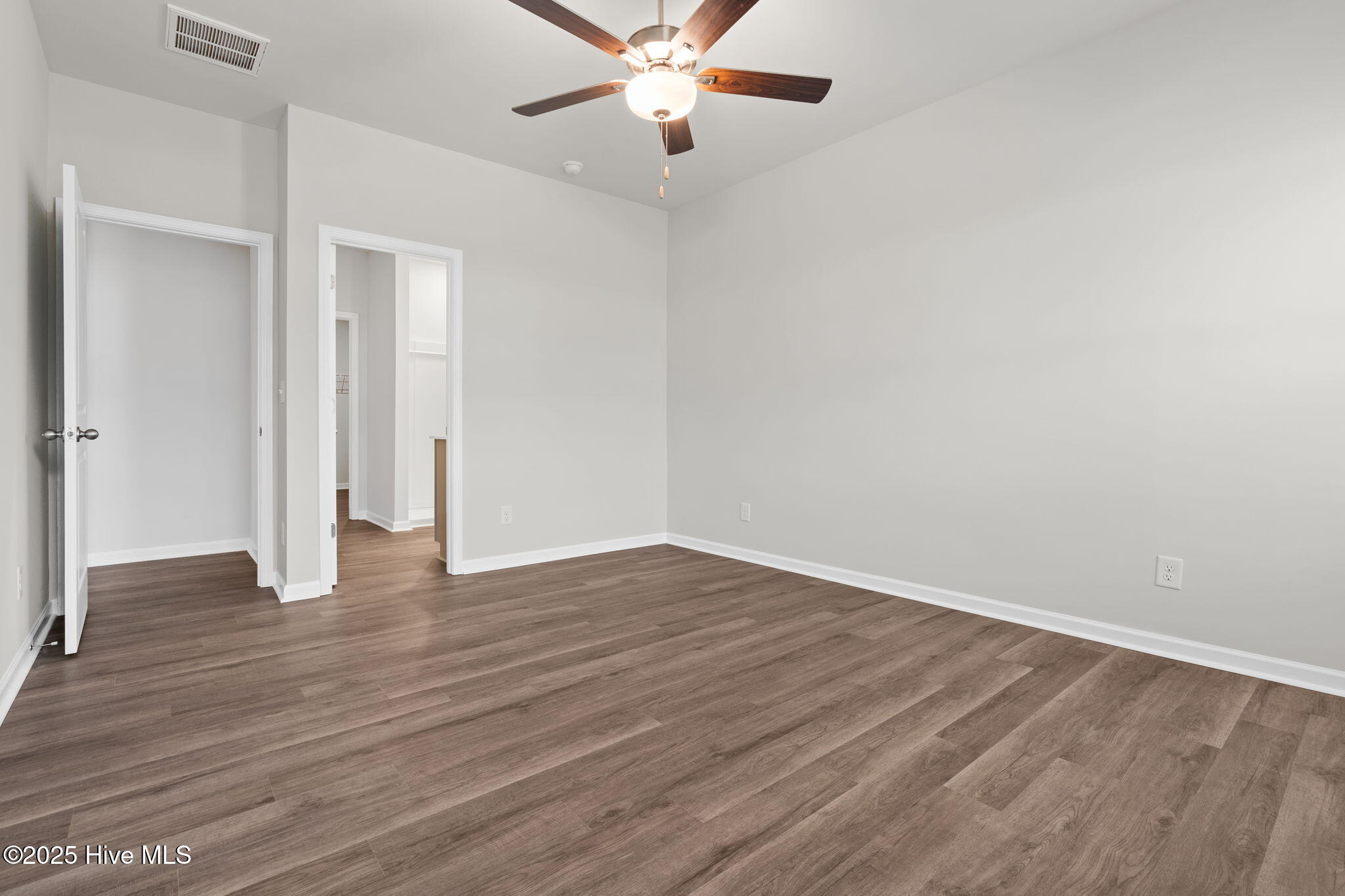 100545841 | Photo 15